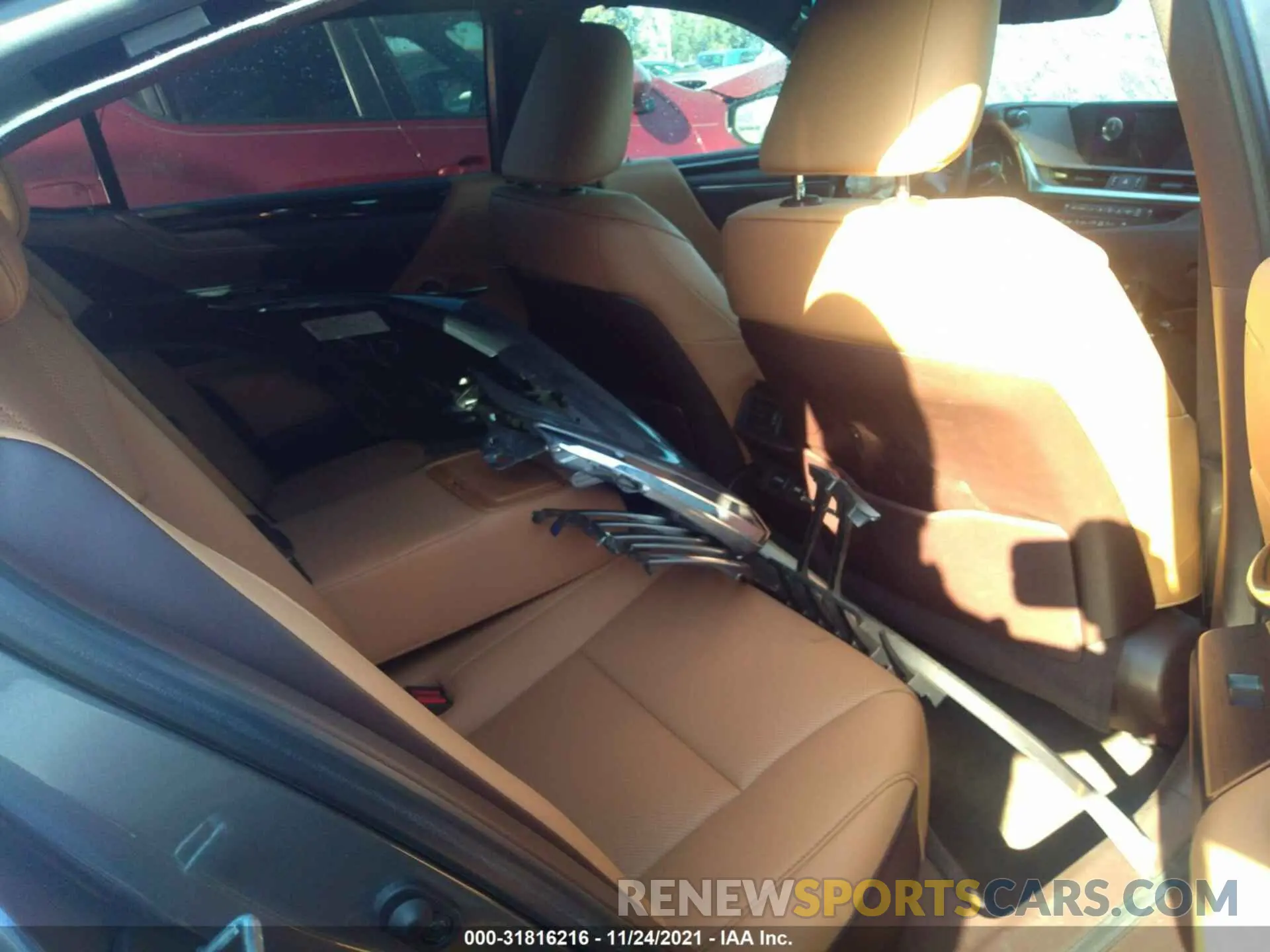 8 fotografías del automóvil dañado 58ADZ1B12LU073052 LEXUS ES 2020