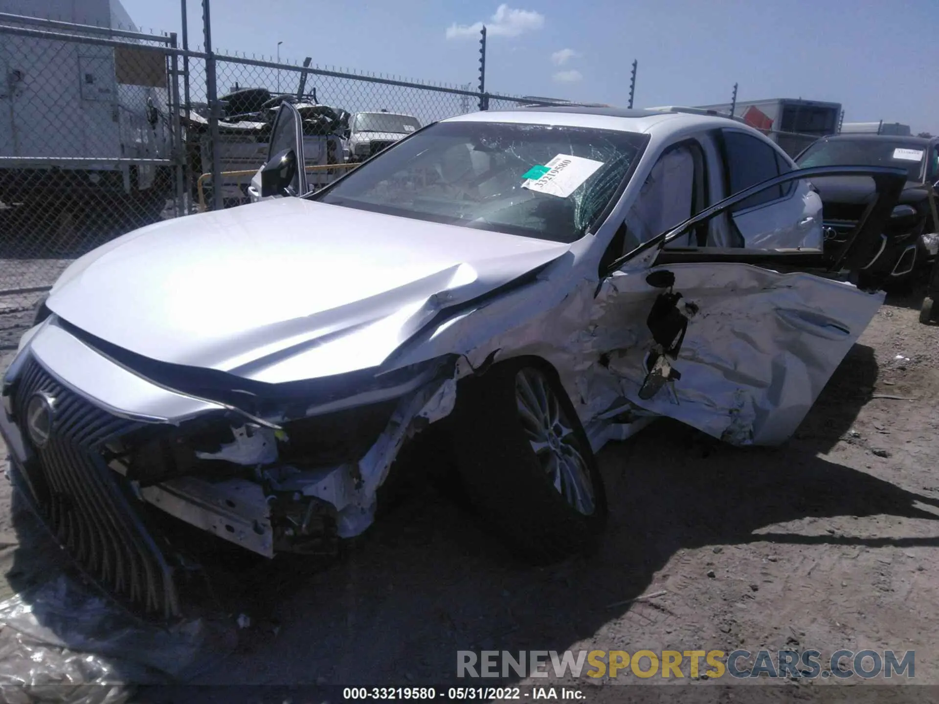 2 fotografías del automóvil dañado 58ADZ1B14LU080309 LEXUS ES 2020