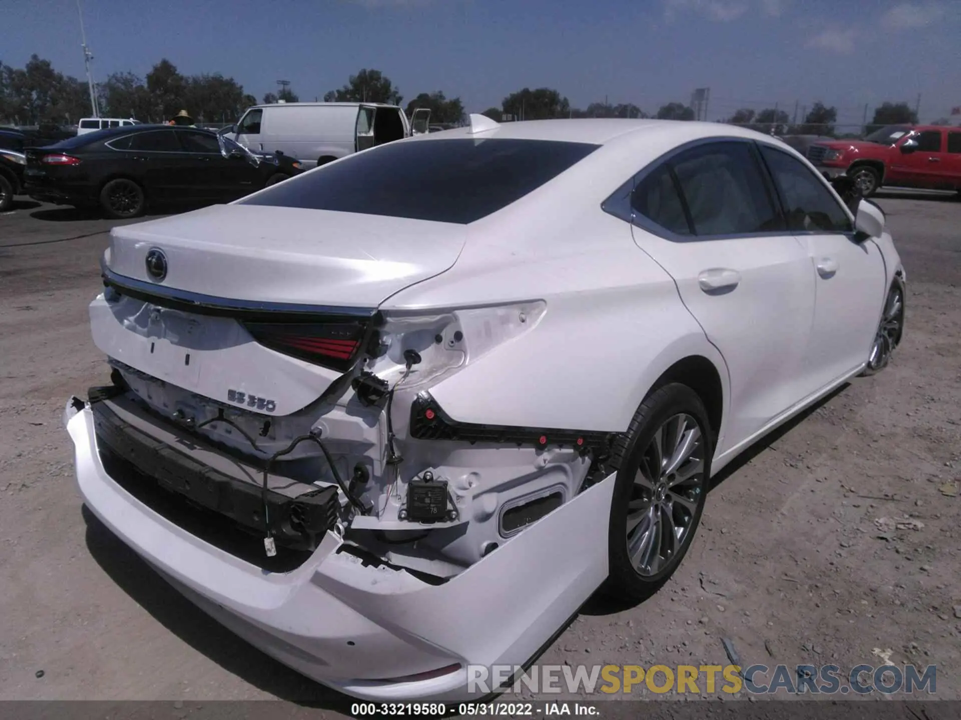 4 fotografías del automóvil dañado 58ADZ1B14LU080309 LEXUS ES 2020