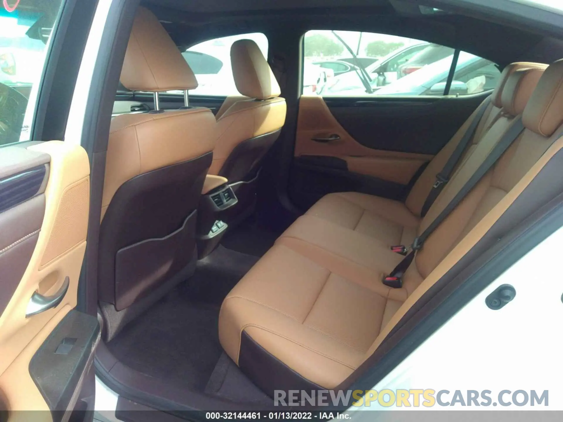 8 fotografías del automóvil dañado 58ADZ1B14LU082142 LEXUS ES 2020