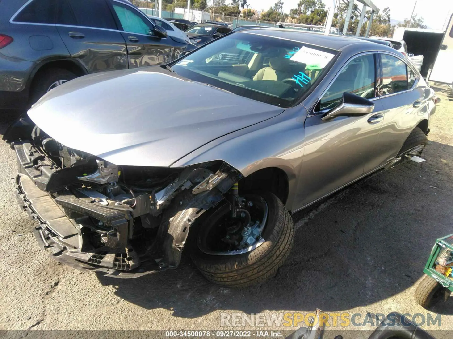 2 fotografías del automóvil dañado 58AE21B10LU012386 LEXUS ES 2020
