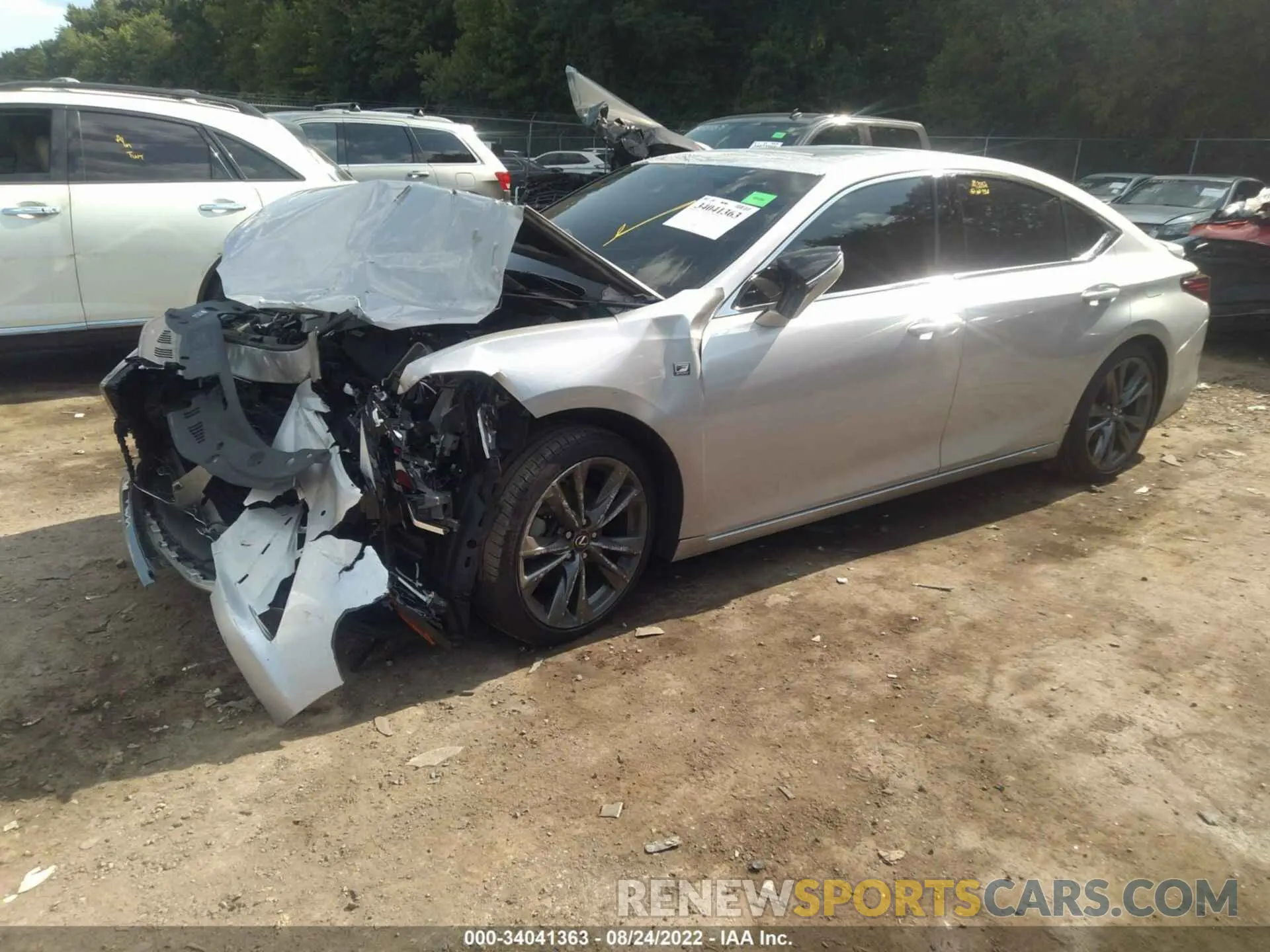 2 fotografías del automóvil dañado 58AGZ1B14LU055164 LEXUS ES 2020