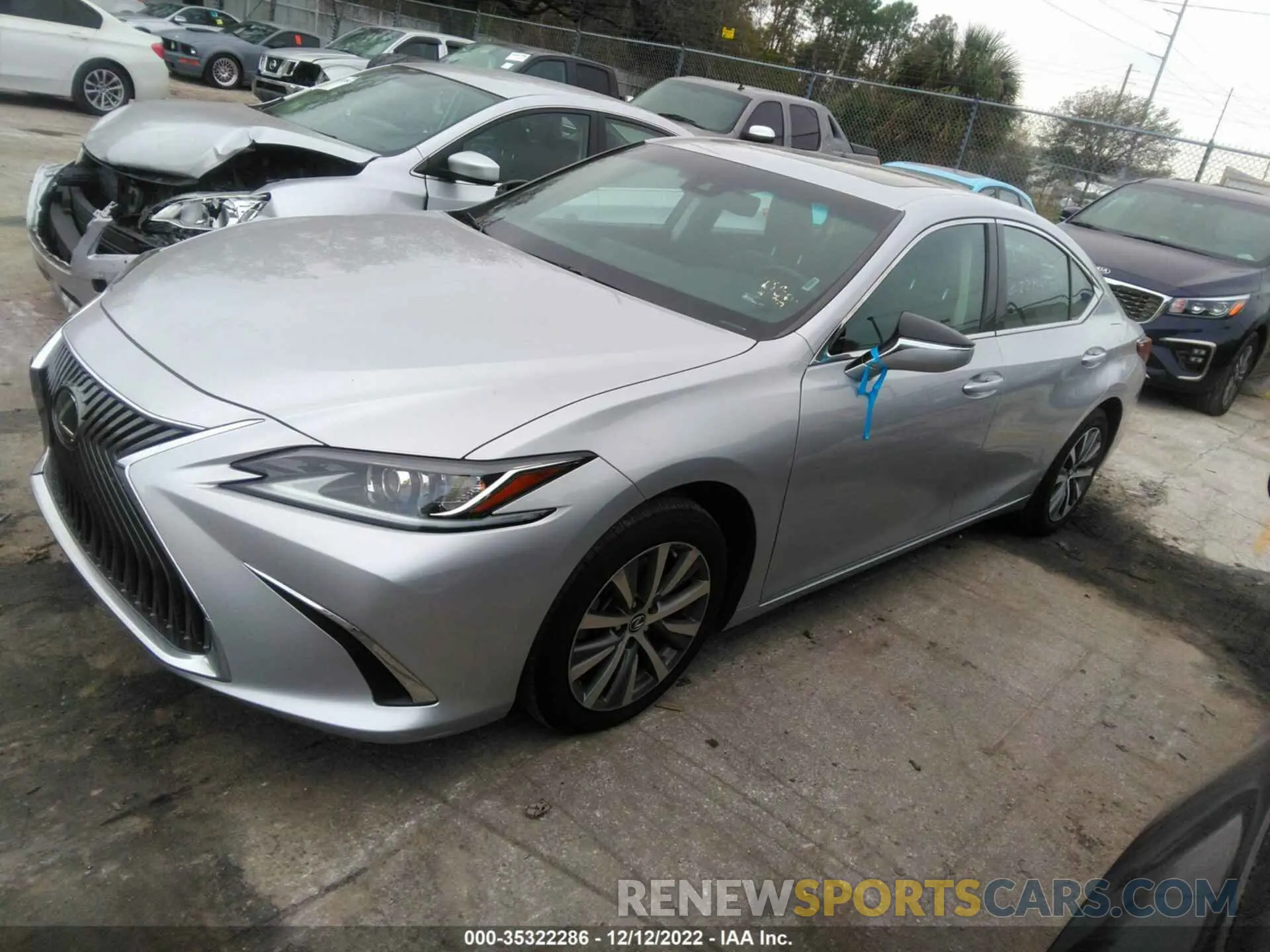 2 fotografías del automóvil dañado 58ACZ1B11MU103817 LEXUS ES 2021