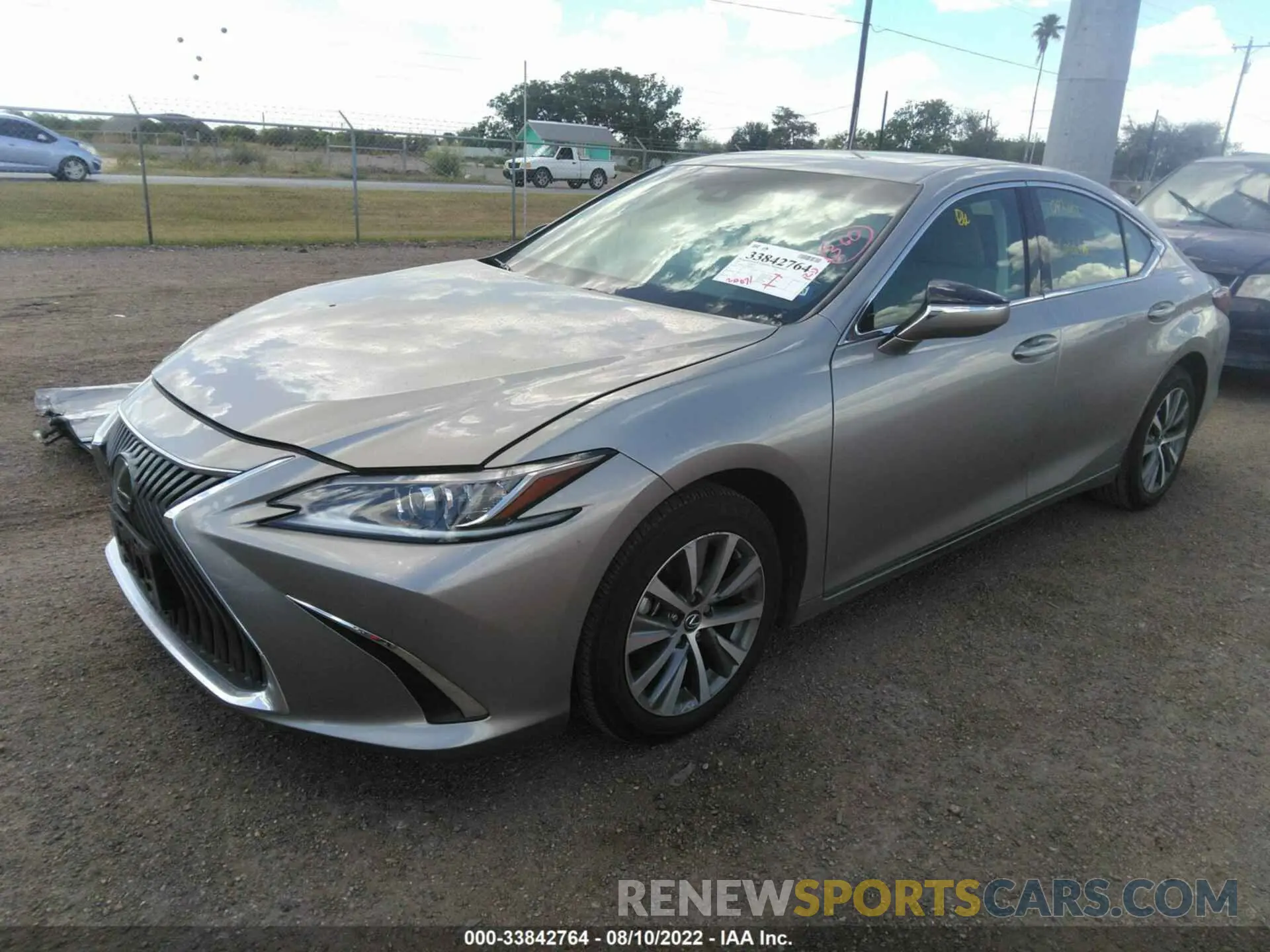 2 fotografías del automóvil dañado 58AD11D17MU002497 LEXUS ES 2021