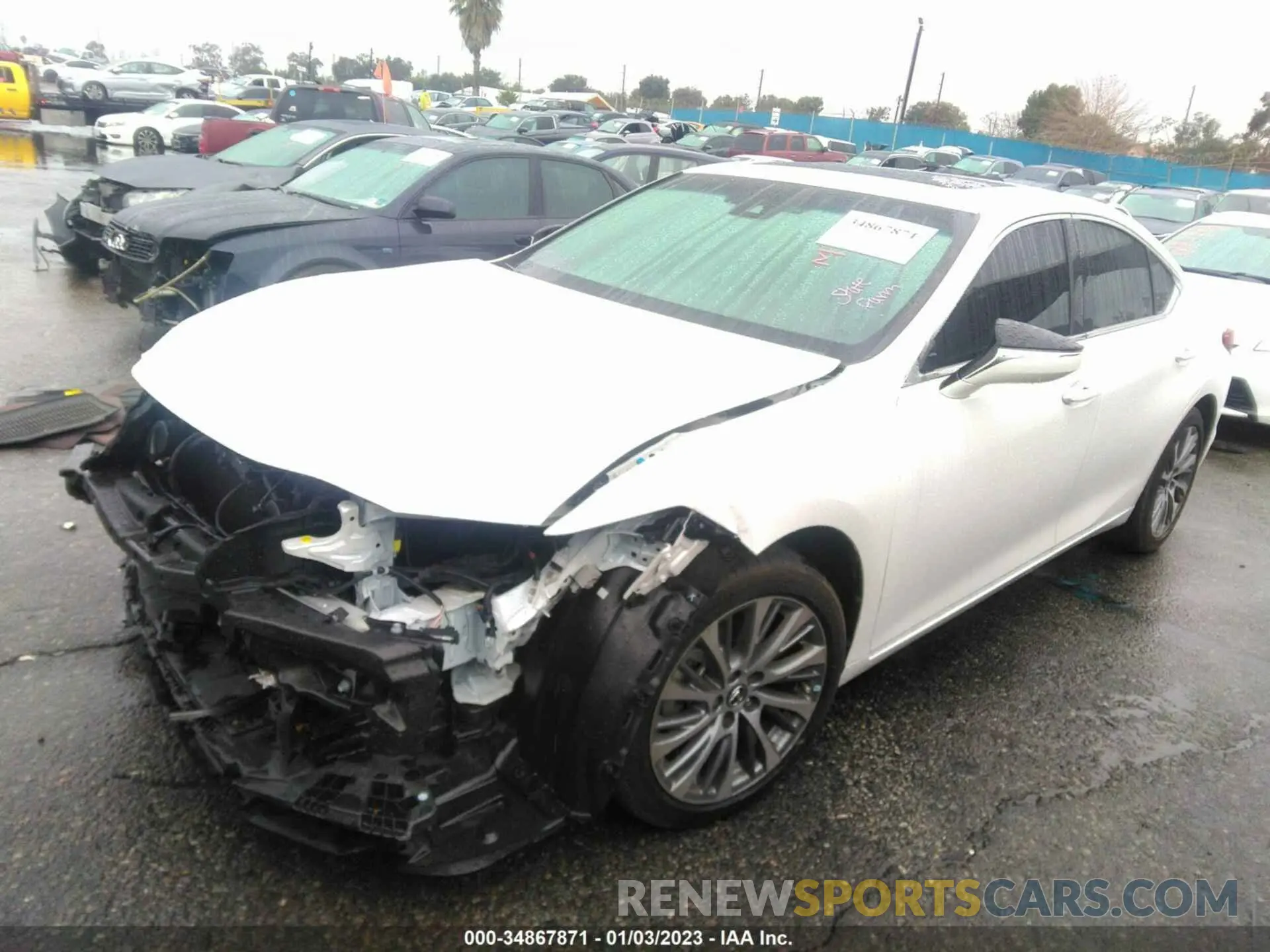 2 fotografías del automóvil dañado 58AD11D17MU003908 LEXUS ES 2021