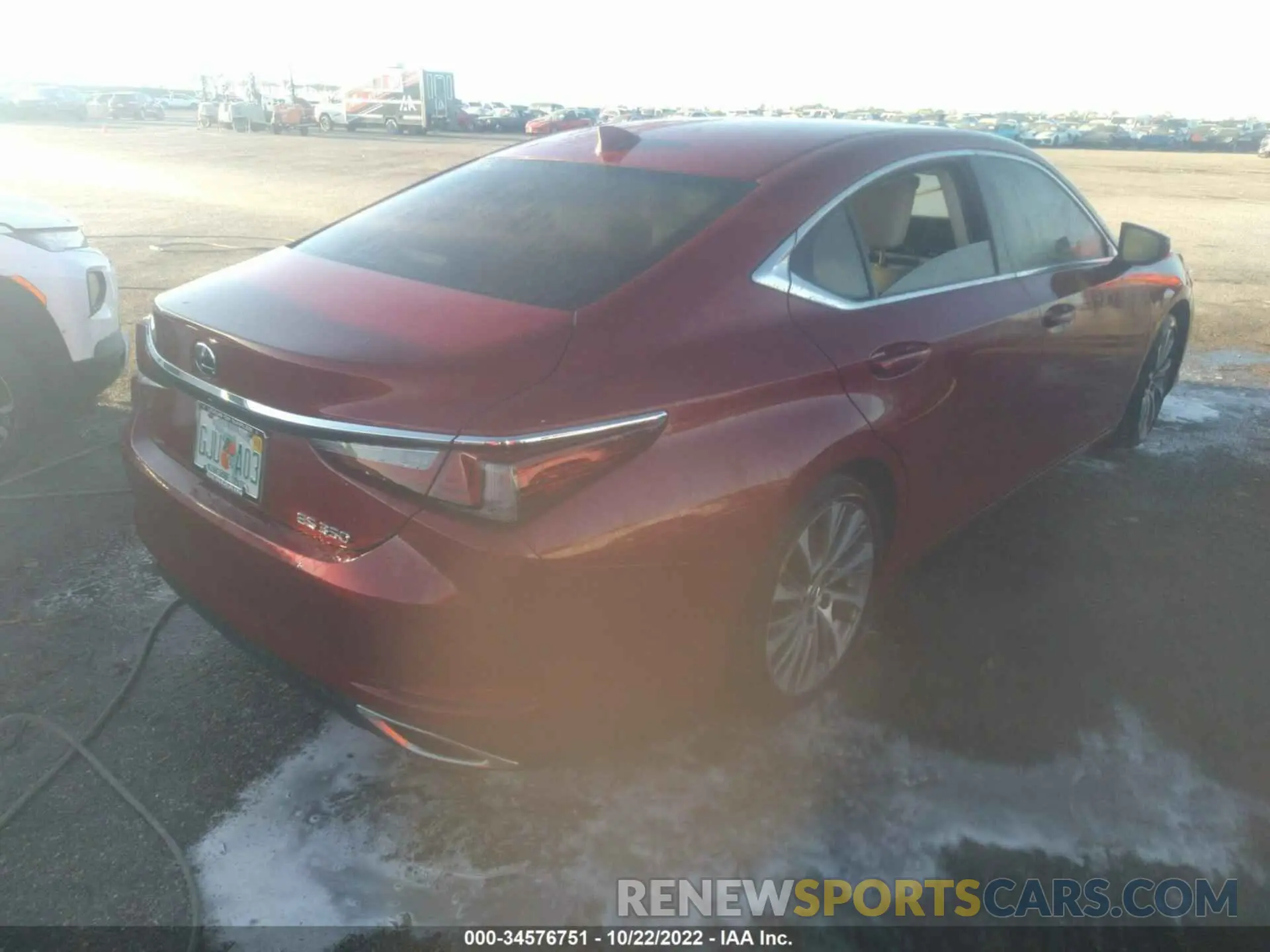 4 fotografías del automóvil dañado 58ADZ1B10MU103313 LEXUS ES 2021