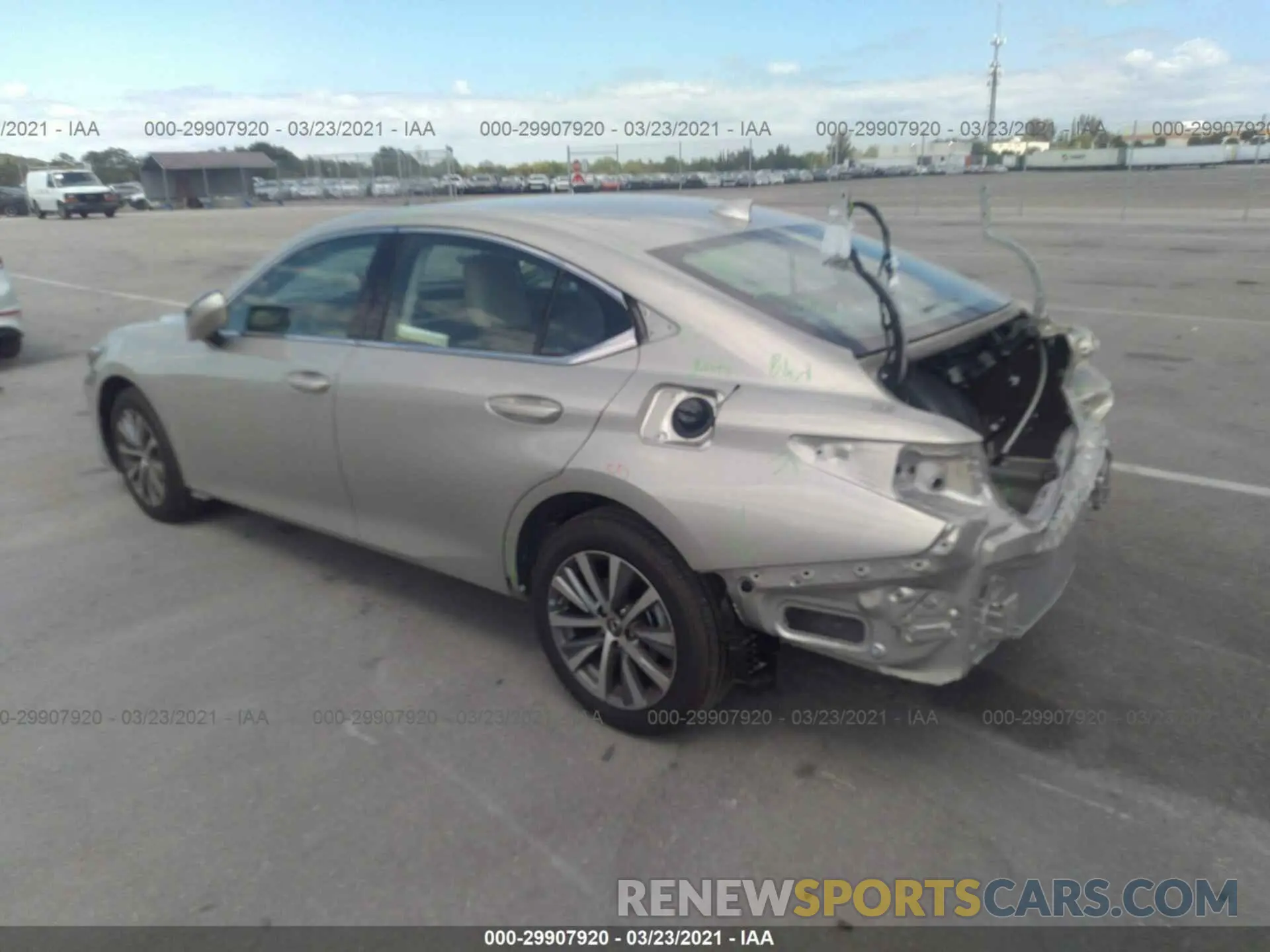 3 fotografías del automóvil dañado 58ADZ1B12MU089267 LEXUS ES 2021