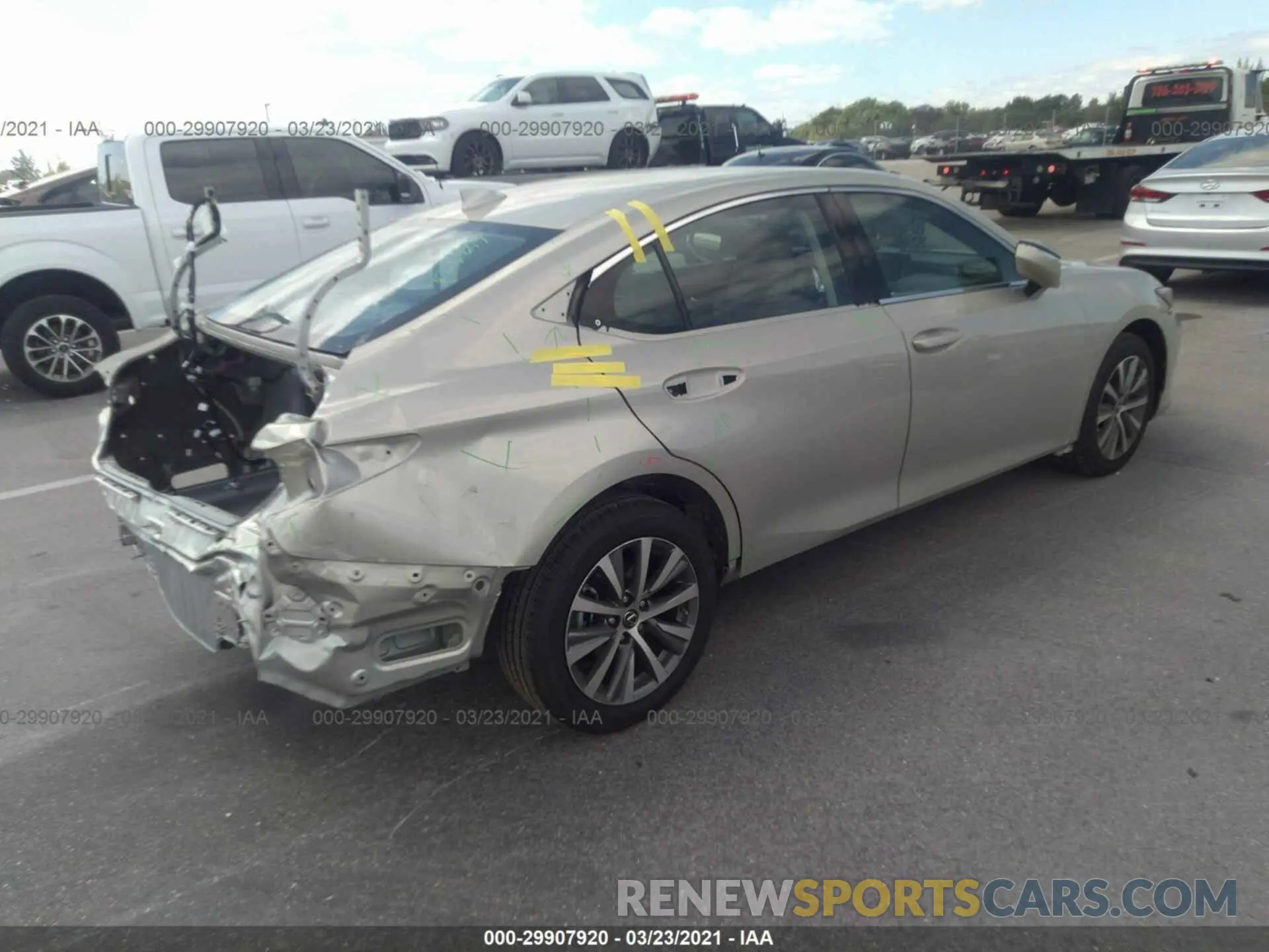 4 fotografías del automóvil dañado 58ADZ1B12MU089267 LEXUS ES 2021