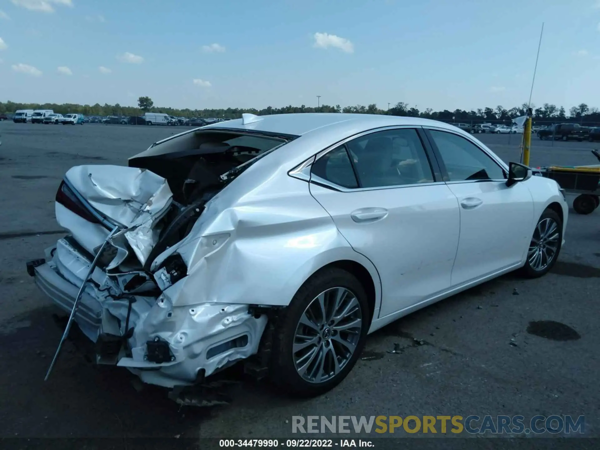 4 fotografías del automóvil dañado 58ADZ1B16MU085366 LEXUS ES 2021