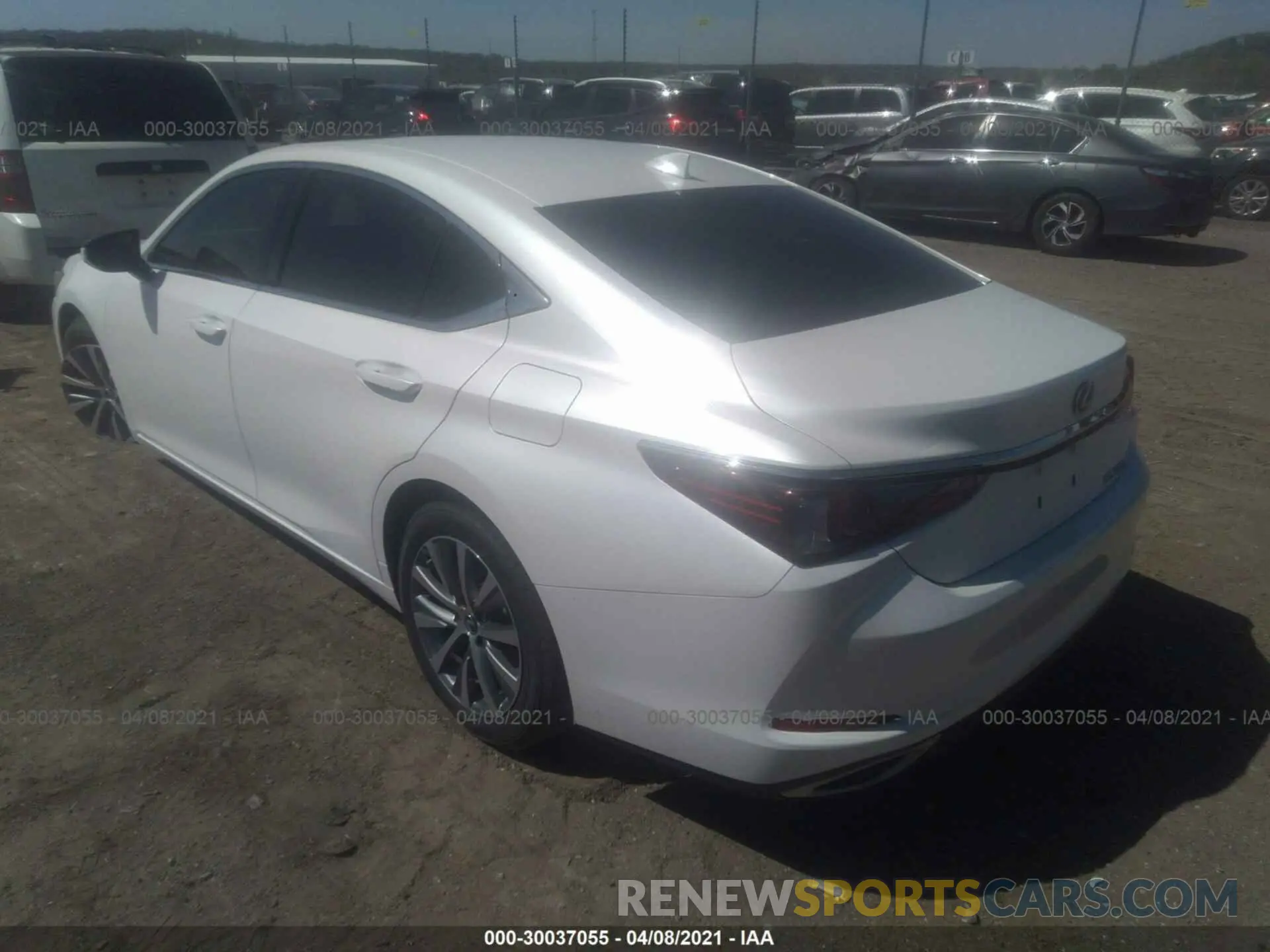 3 fotografías del automóvil dañado 58ADZ1B1XMU087444 LEXUS ES 2021