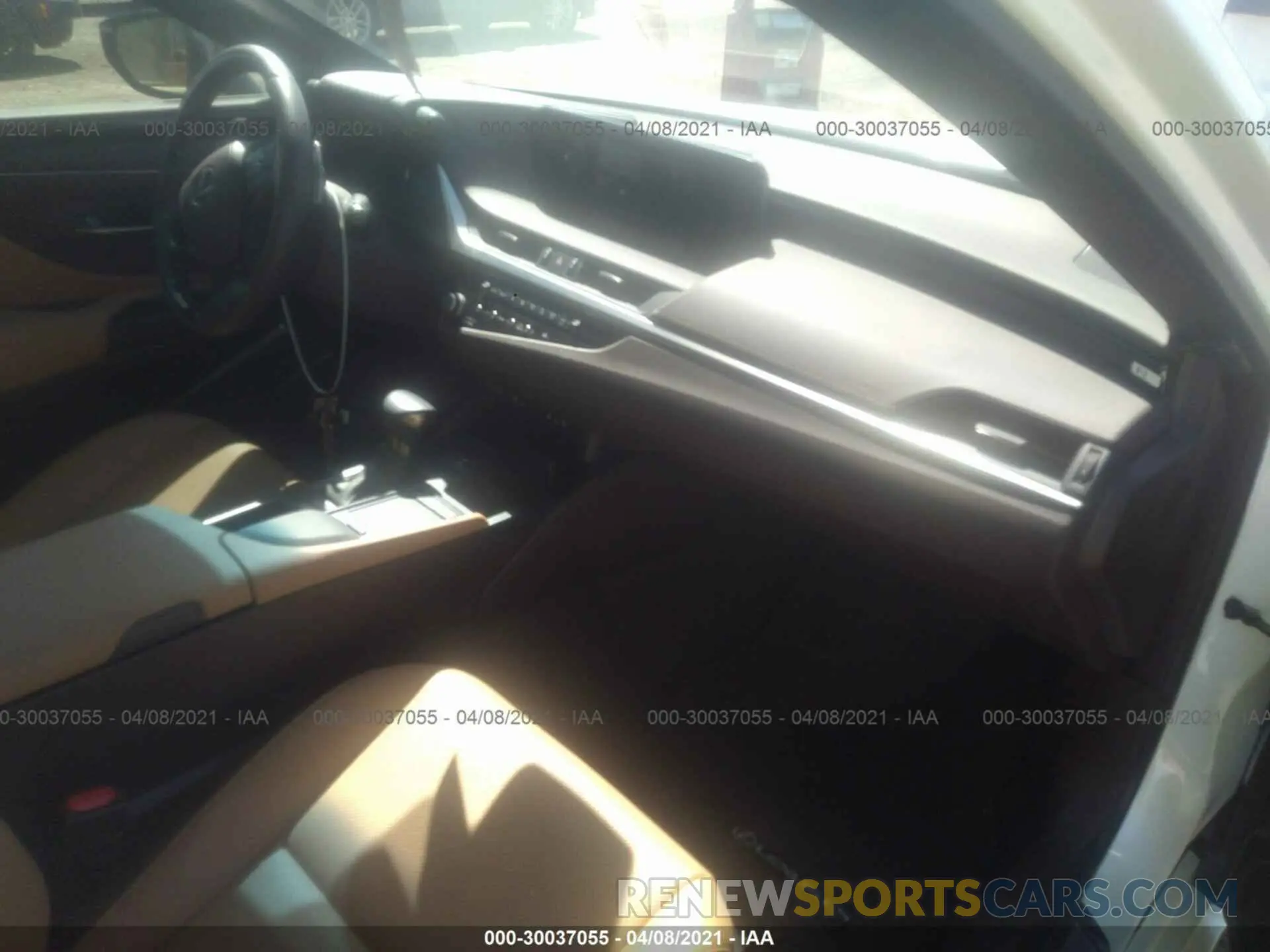 5 fotografías del automóvil dañado 58ADZ1B1XMU087444 LEXUS ES 2021