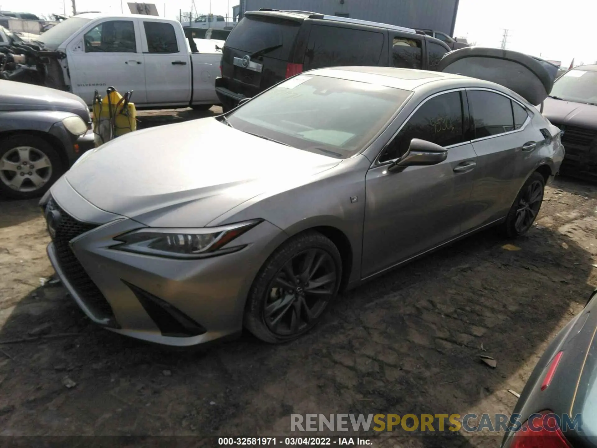2 fotografías del automóvil dañado 58AGZ1B12MU106565 LEXUS ES 2021