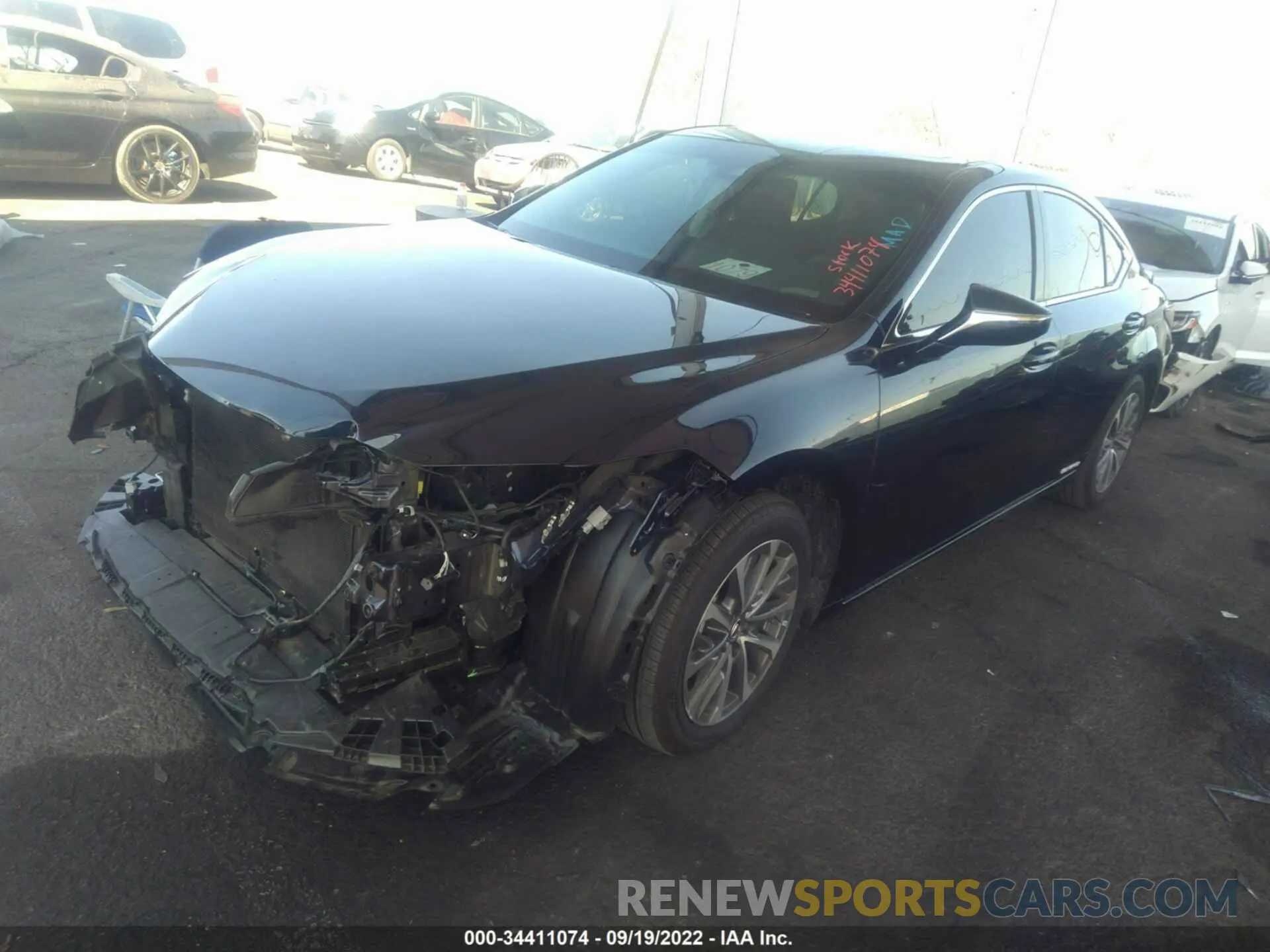 2 fotografías del automóvil dañado 58ACA1C14NU020311 LEXUS ES 2022