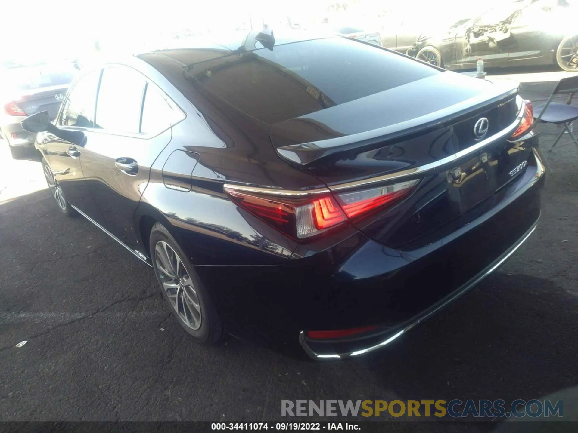 3 fotografías del automóvil dañado 58ACA1C14NU020311 LEXUS ES 2022