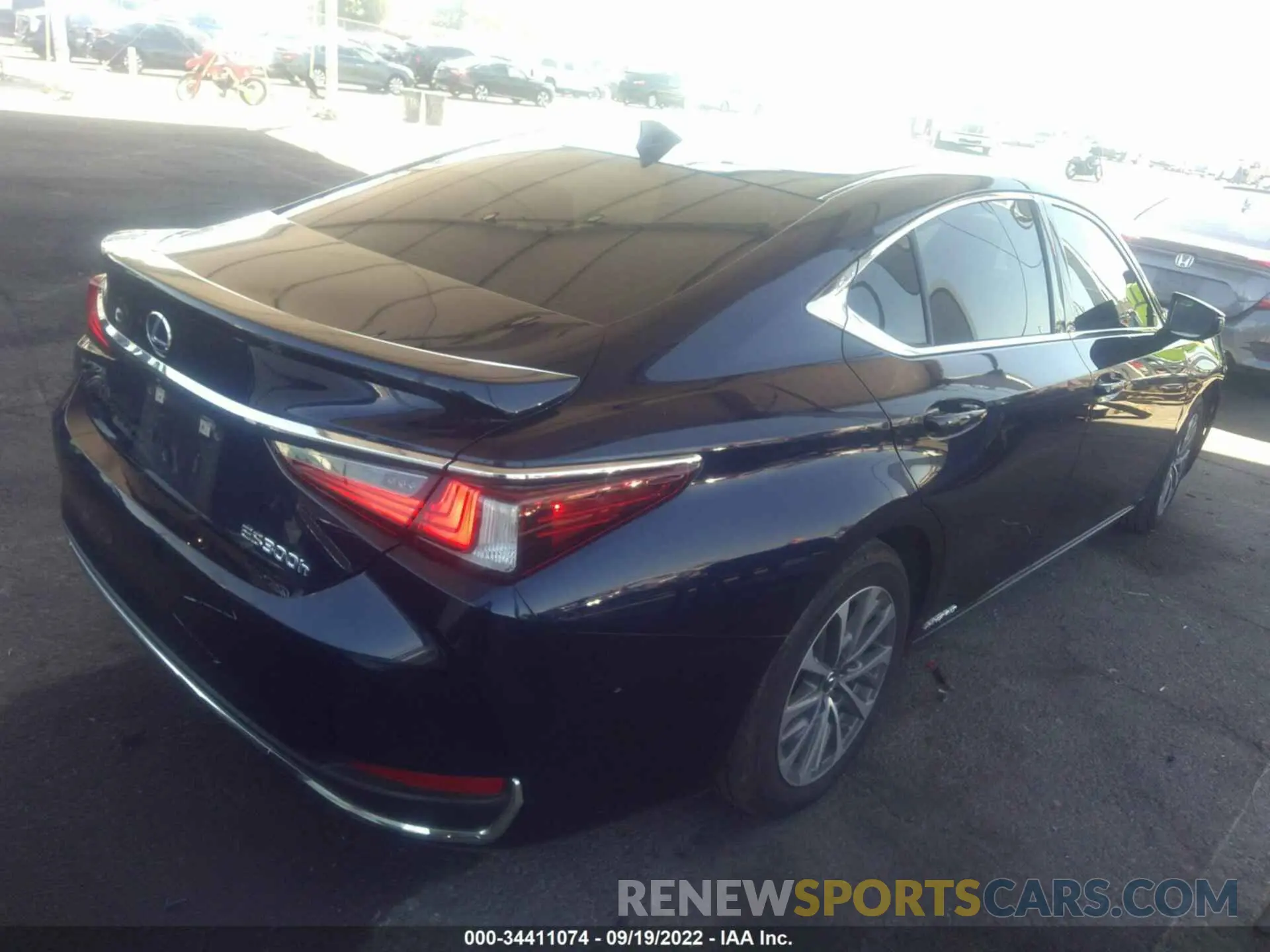4 fotografías del automóvil dañado 58ACA1C14NU020311 LEXUS ES 2022