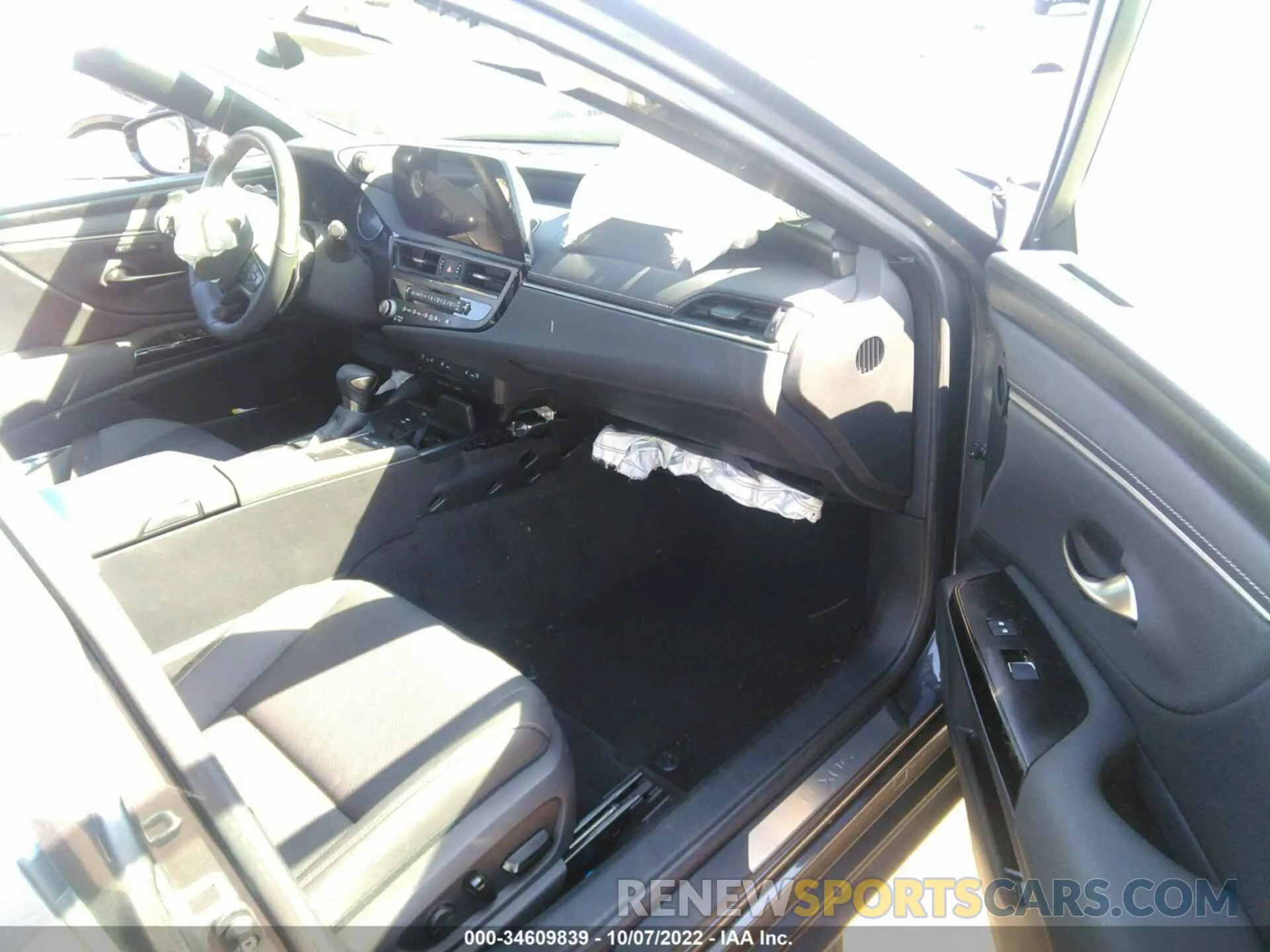 5 fotografías del automóvil dañado 58ADA1C15NU016062 LEXUS ES 2022