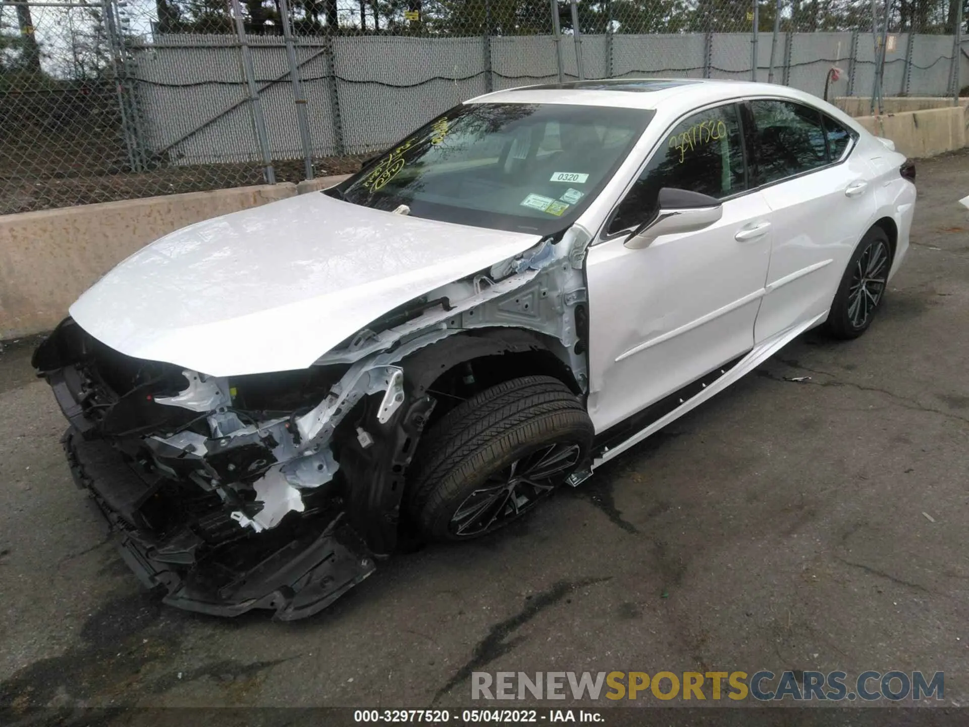 2 fotografías del automóvil dañado 58ADZ1B18NU115615 LEXUS ES 2022