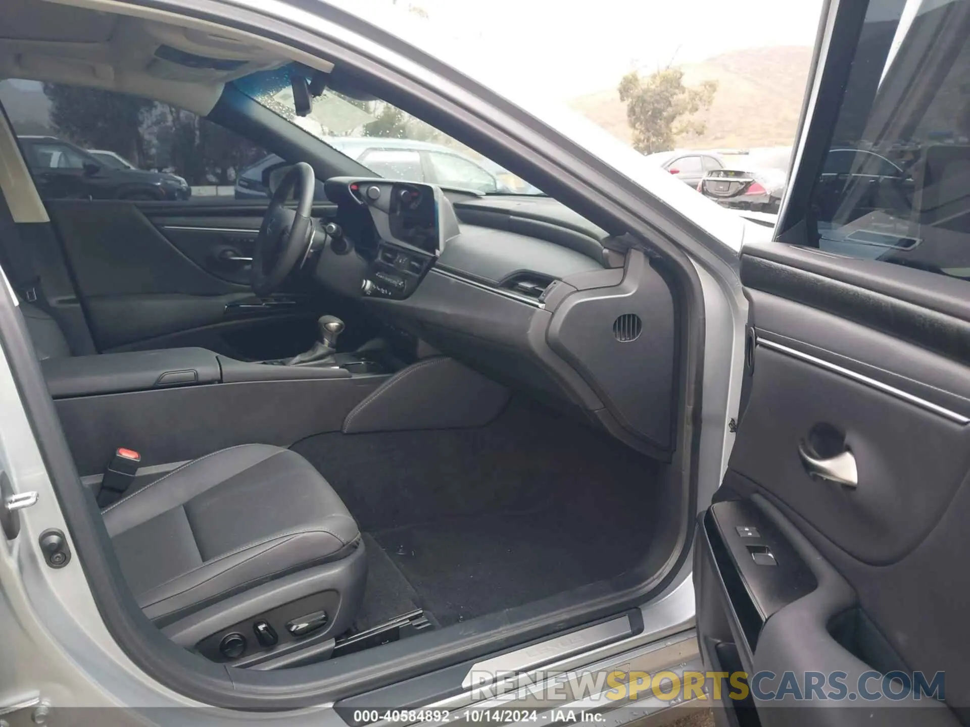 5 fotografías del automóvil dañado 58ADZ1B11RU173667 LEXUS ES 2024