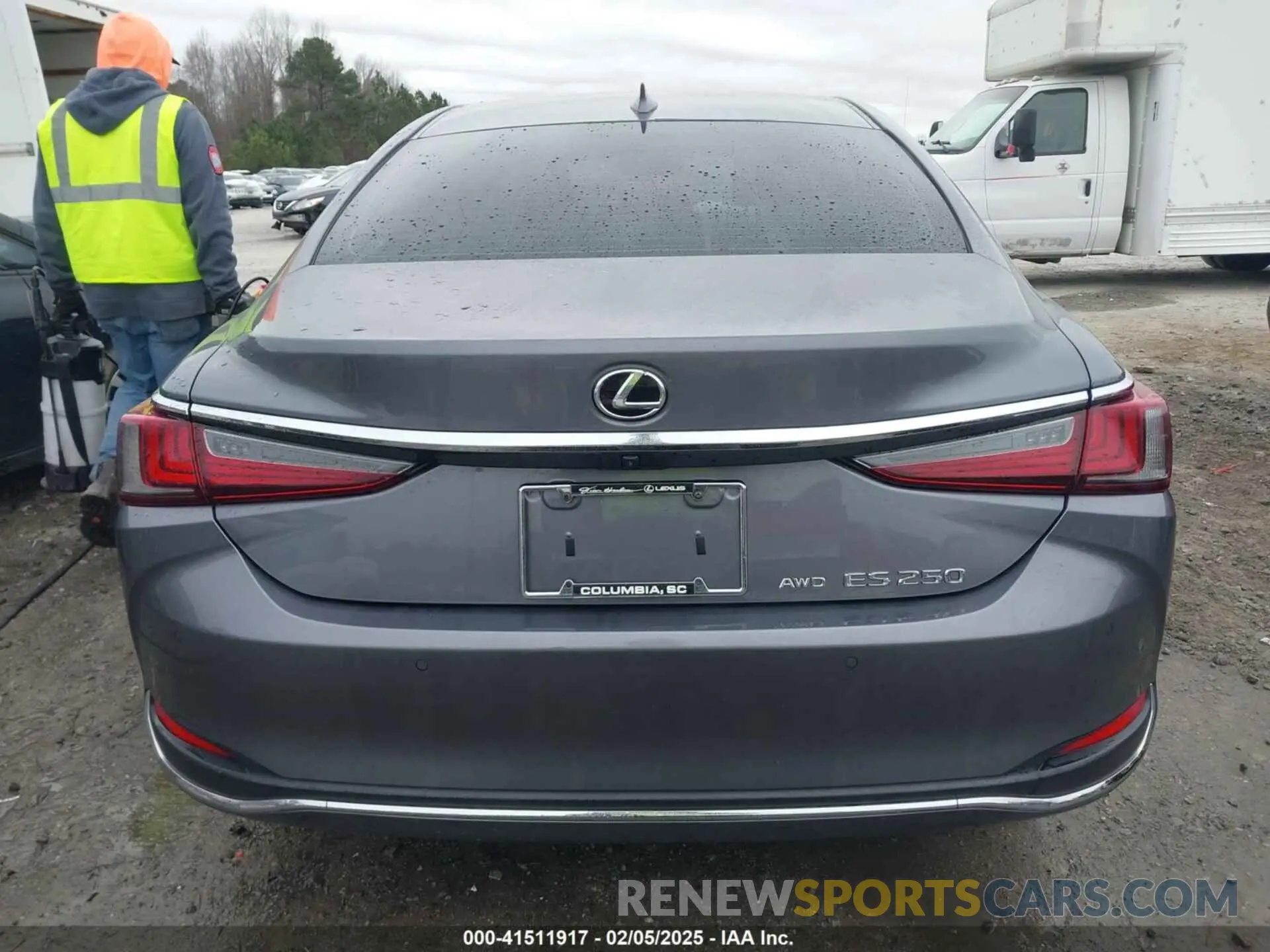 17 fotografías del automóvil dañado 58AD11D11MU002981 LEXUS ES 250 2021
