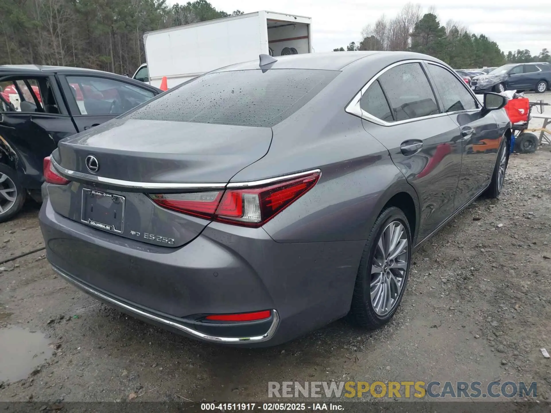 4 fotografías del automóvil dañado 58AD11D11MU002981 LEXUS ES 250 2021