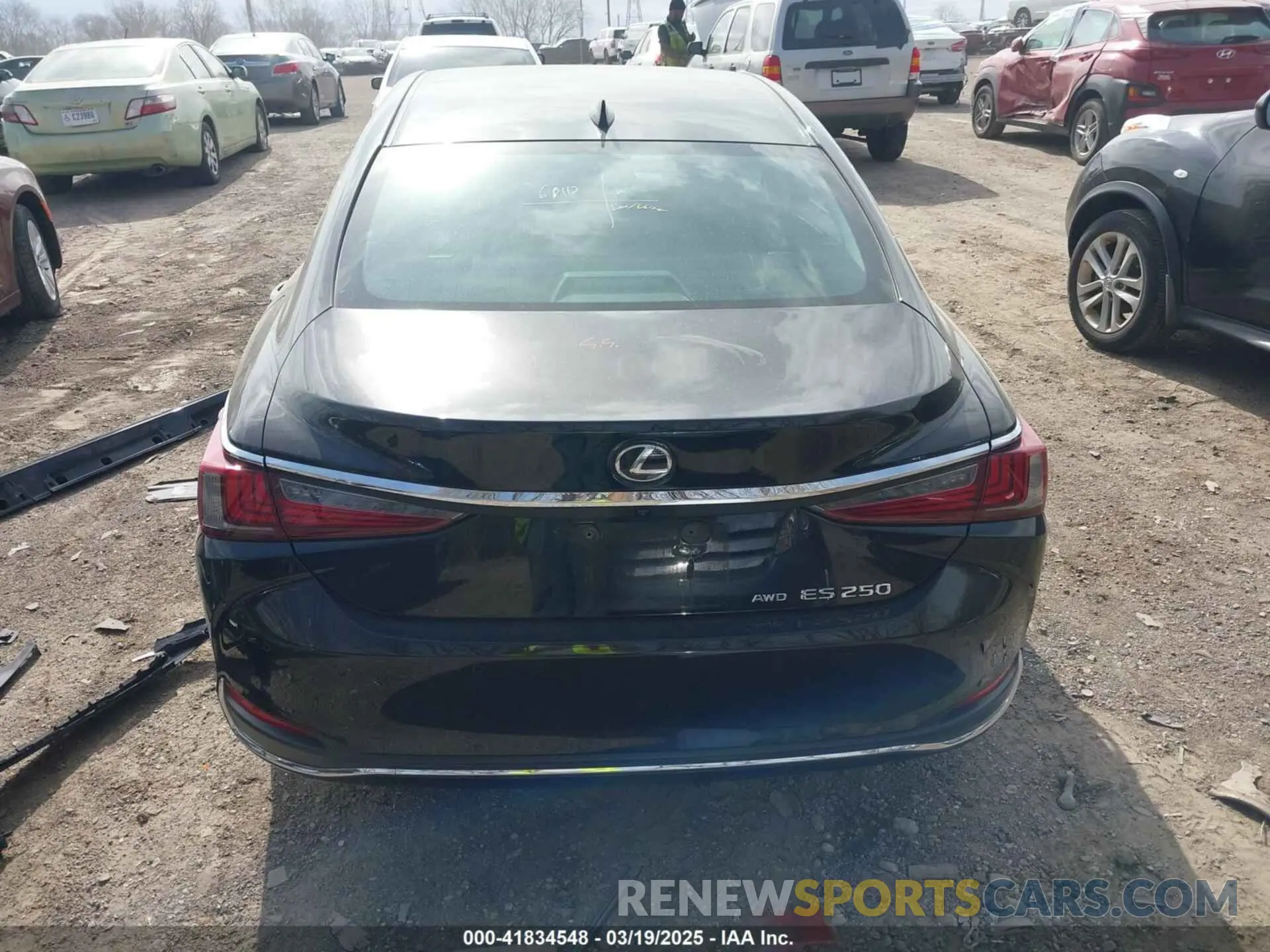 16 fotografías del automóvil dañado 58AD11D11MU007601 LEXUS ES 250 2021