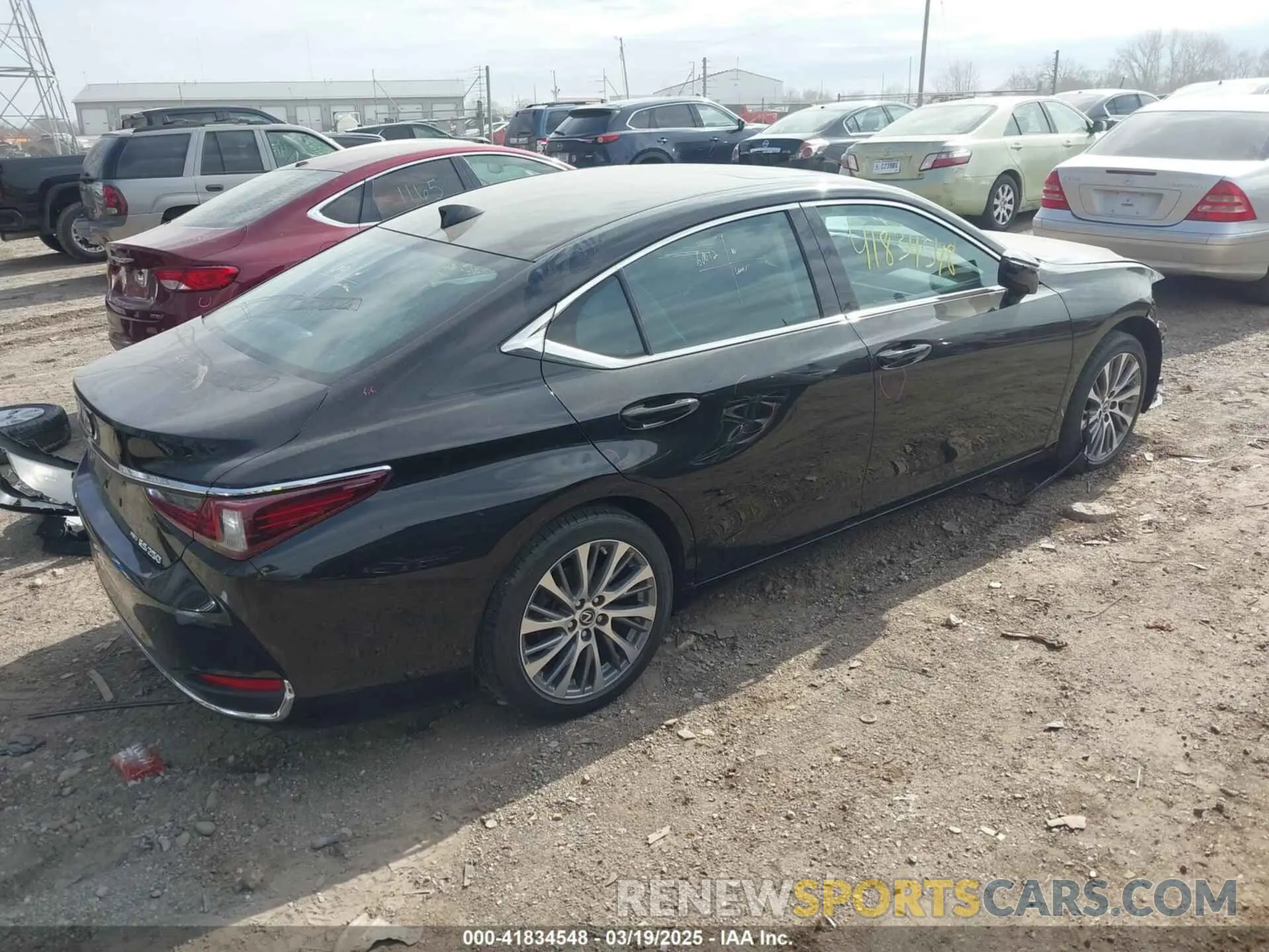 4 fotografías del automóvil dañado 58AD11D11MU007601 LEXUS ES 250 2021