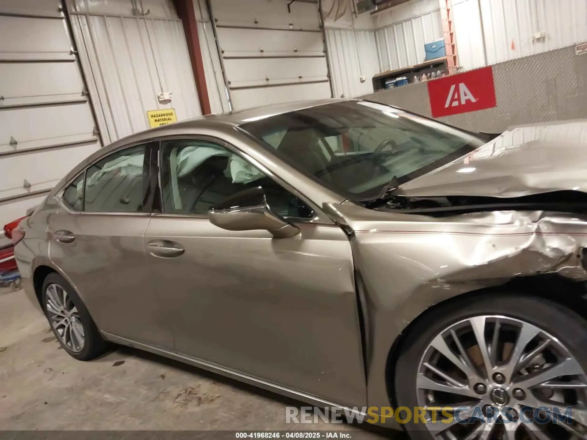14 fotografías del automóvil dañado 58AD11D11MU007968 LEXUS ES 250 2021