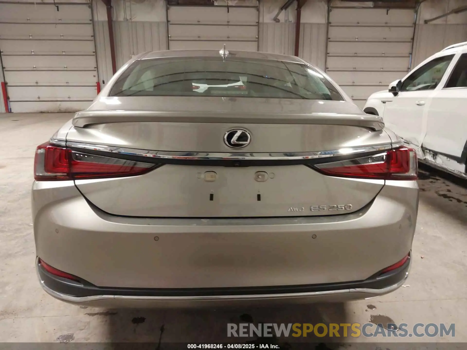 17 fotografías del automóvil dañado 58AD11D11MU007968 LEXUS ES 250 2021