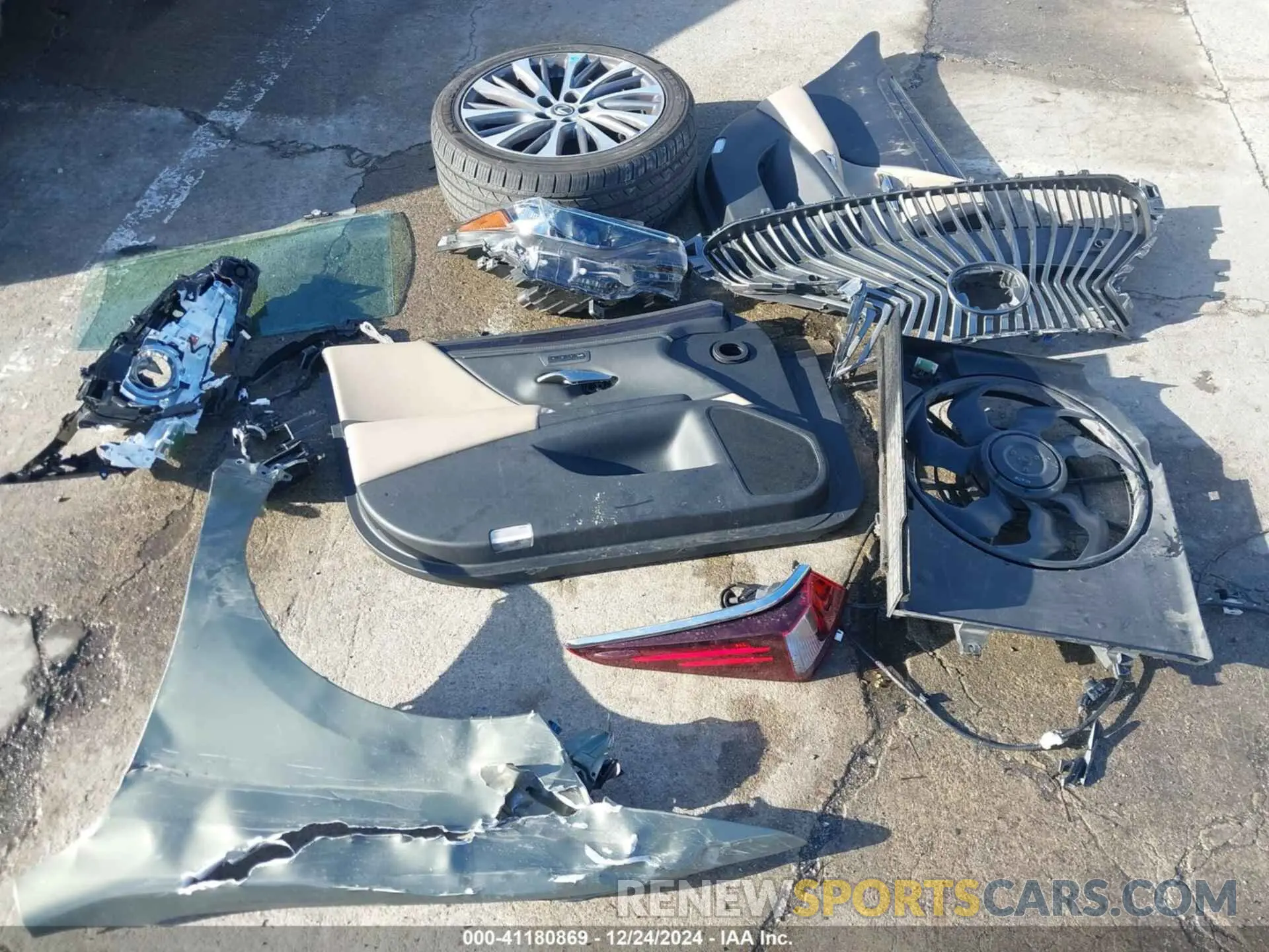 12 fotografías del automóvil dañado 58AD11D13MU004425 LEXUS ES 250 2021