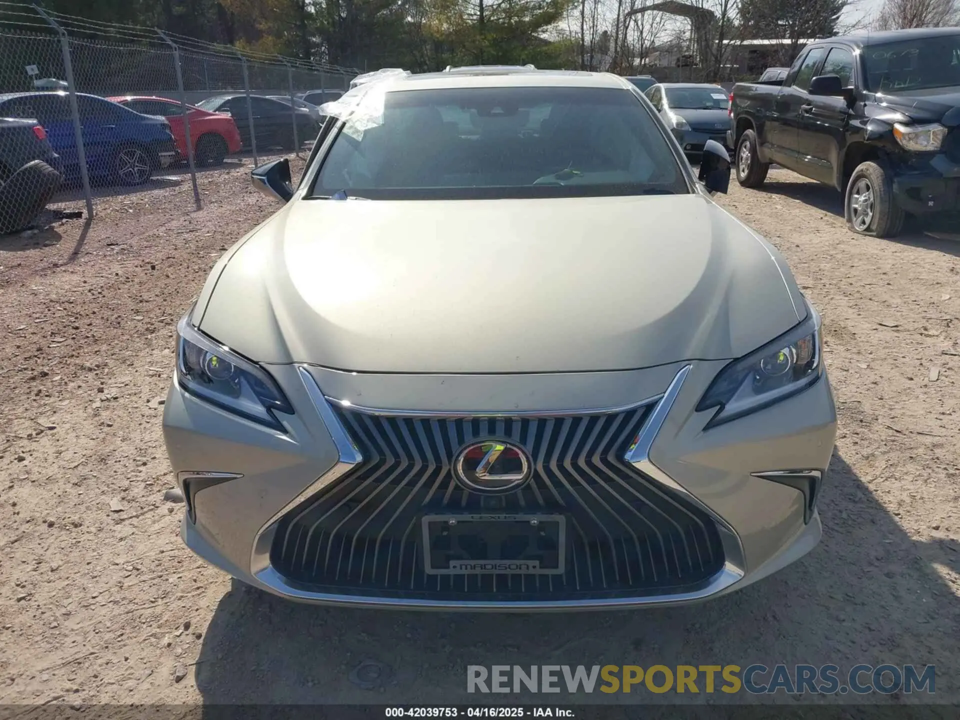 12 fotografías del automóvil dañado 58AF11D10MU004987 LEXUS ES 250 2021