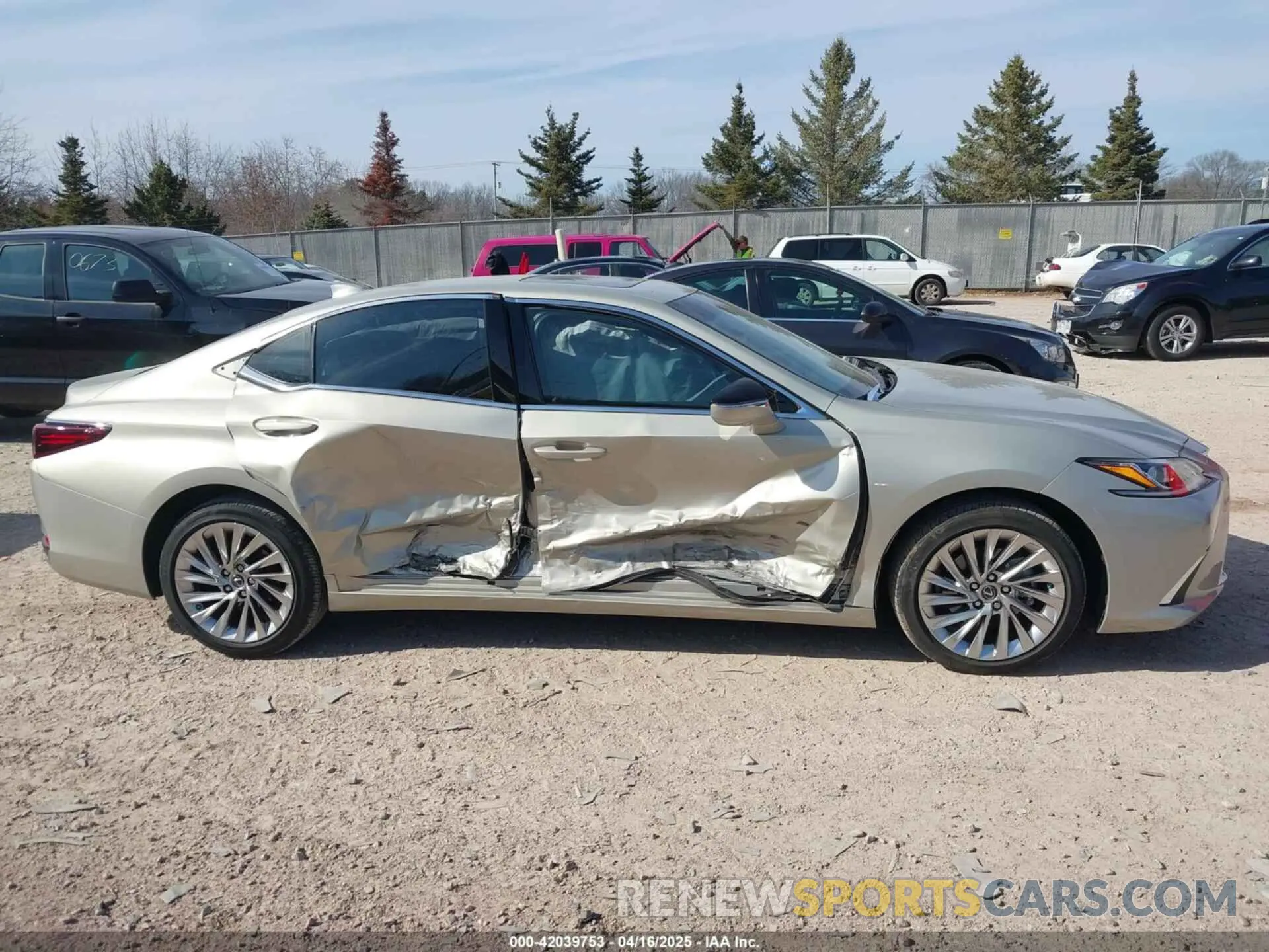 13 fotografías del automóvil dañado 58AF11D10MU004987 LEXUS ES 250 2021