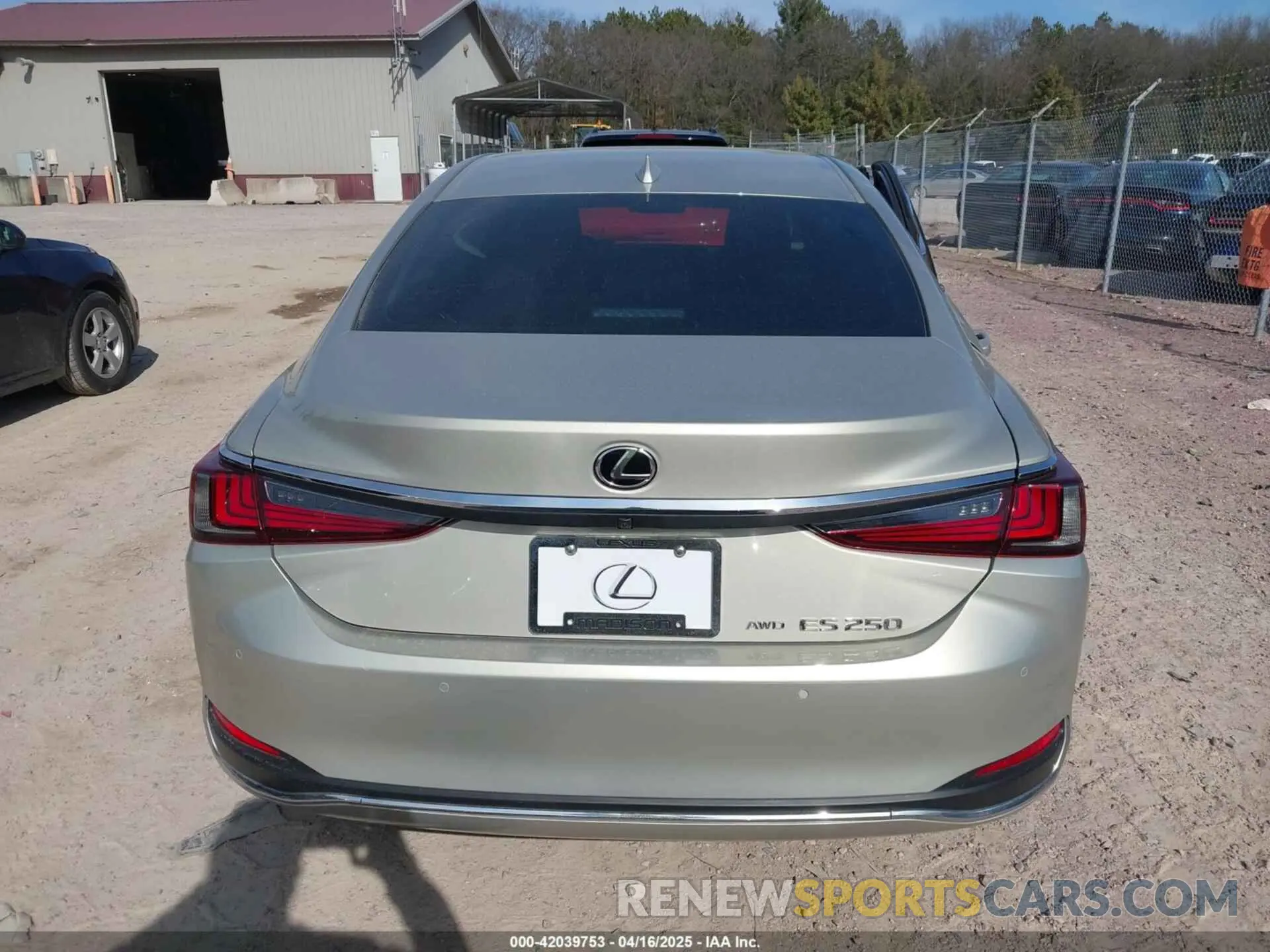 16 fotografías del automóvil dañado 58AF11D10MU004987 LEXUS ES 250 2021