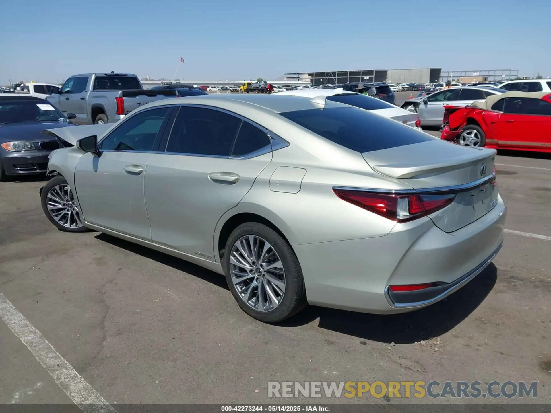 3 fotografías del automóvil dañado 58AB21B15KU002342 LEXUS ES 300H 2019