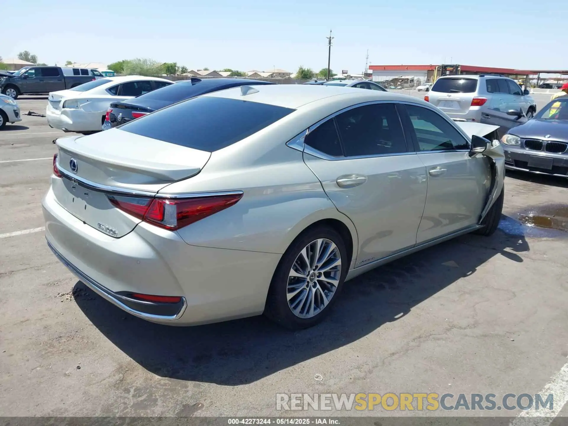 4 fotografías del automóvil dañado 58AB21B15KU002342 LEXUS ES 300H 2019