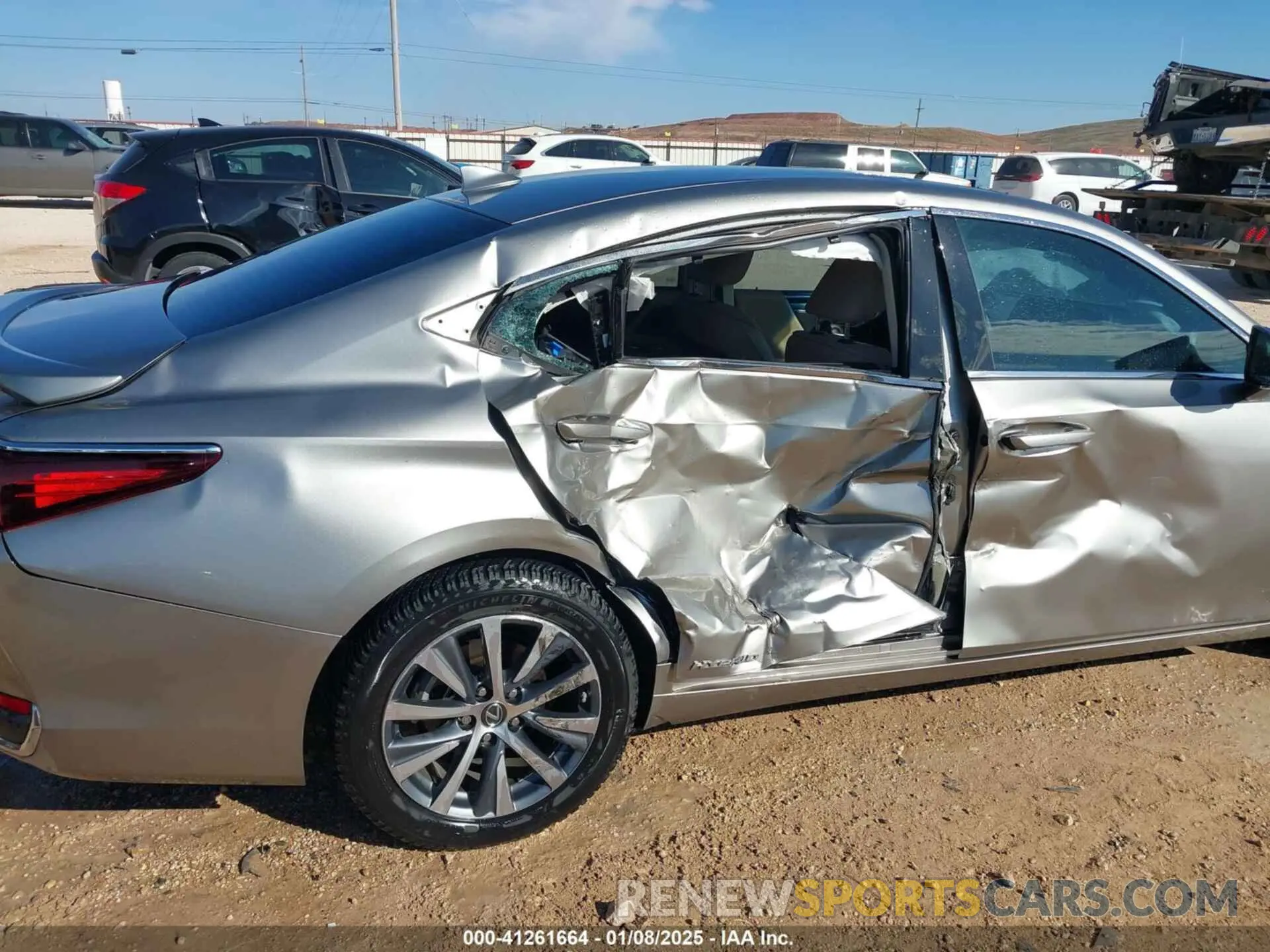 6 fotografías del automóvil dañado 58AB21B17KU002911 LEXUS ES 300H 2019