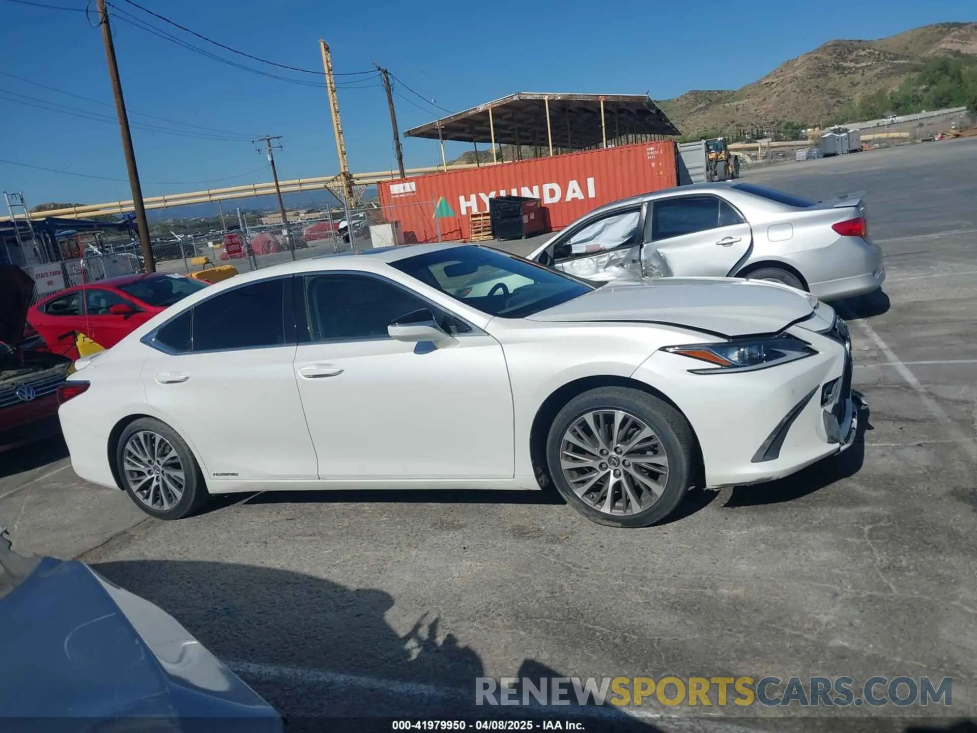 13 fotografías del automóvil dañado JTHB21B10K2036789 LEXUS ES 300H 2019