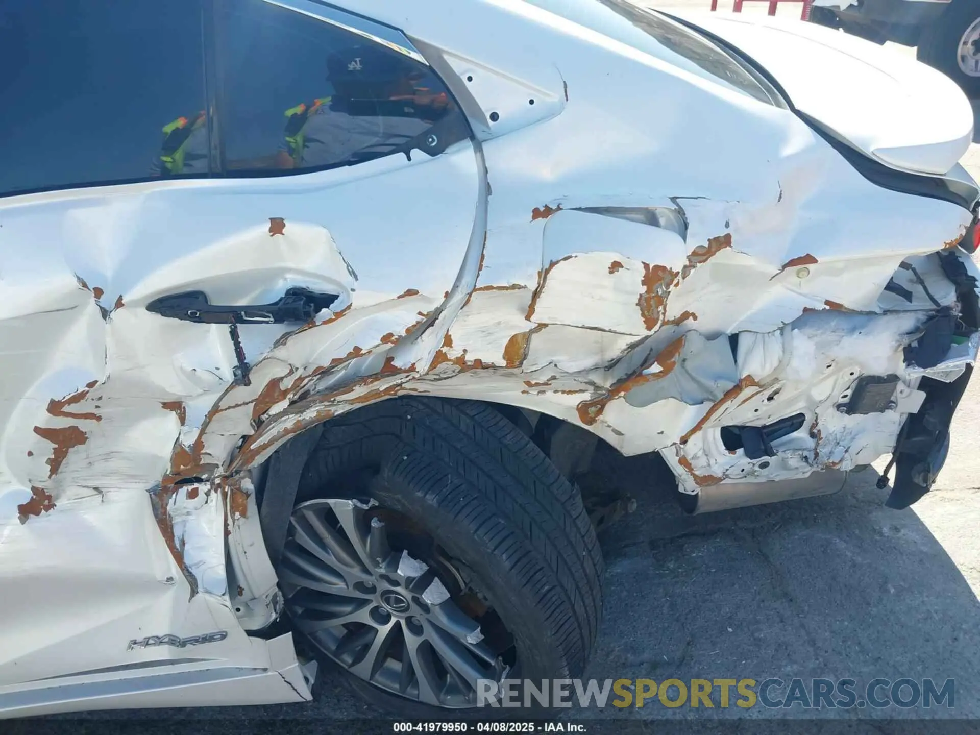 6 fotografías del automóvil dañado JTHB21B10K2036789 LEXUS ES 300H 2019