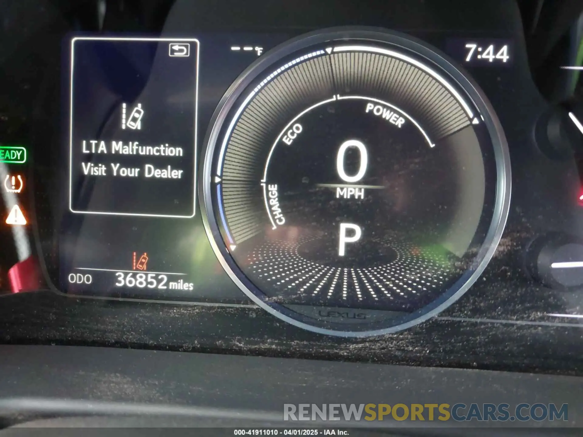 16 fotografías del automóvil dañado JTHB21B11K2015496 LEXUS ES 300H 2019