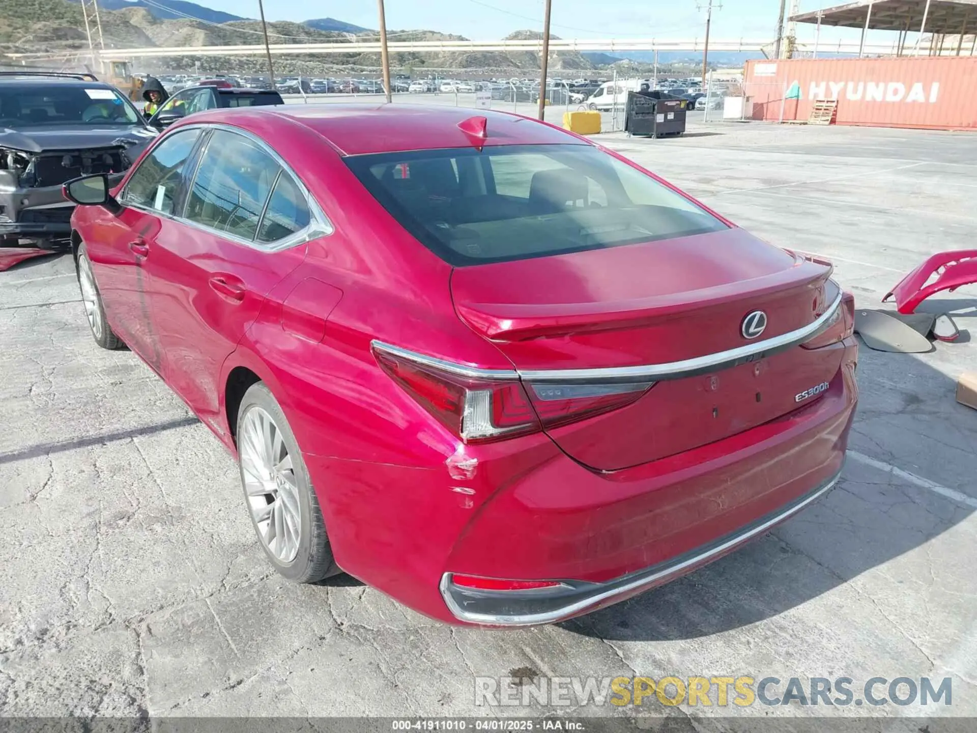 3 fotografías del automóvil dañado JTHB21B11K2015496 LEXUS ES 300H 2019