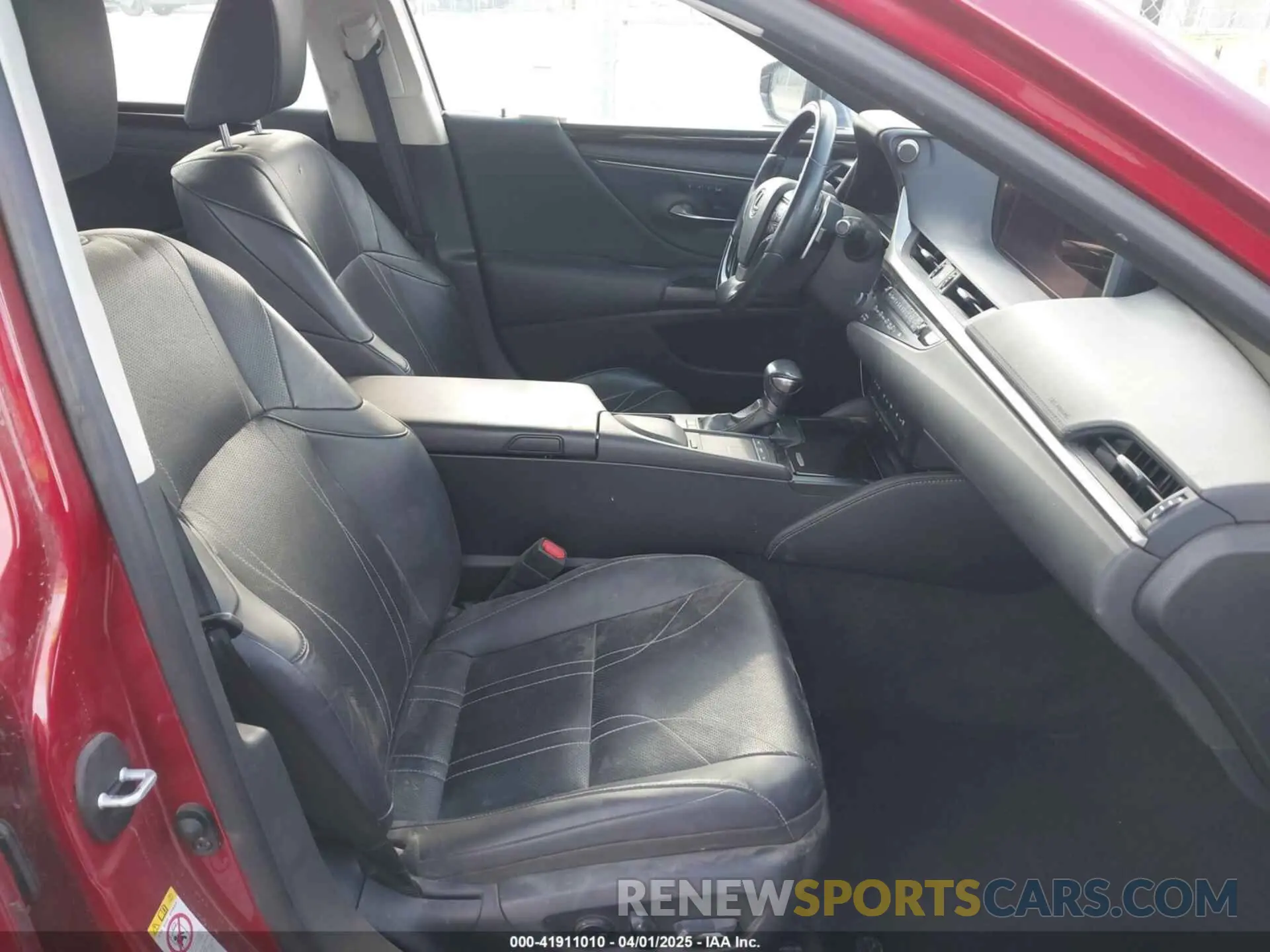 5 fotografías del automóvil dañado JTHB21B11K2015496 LEXUS ES 300H 2019