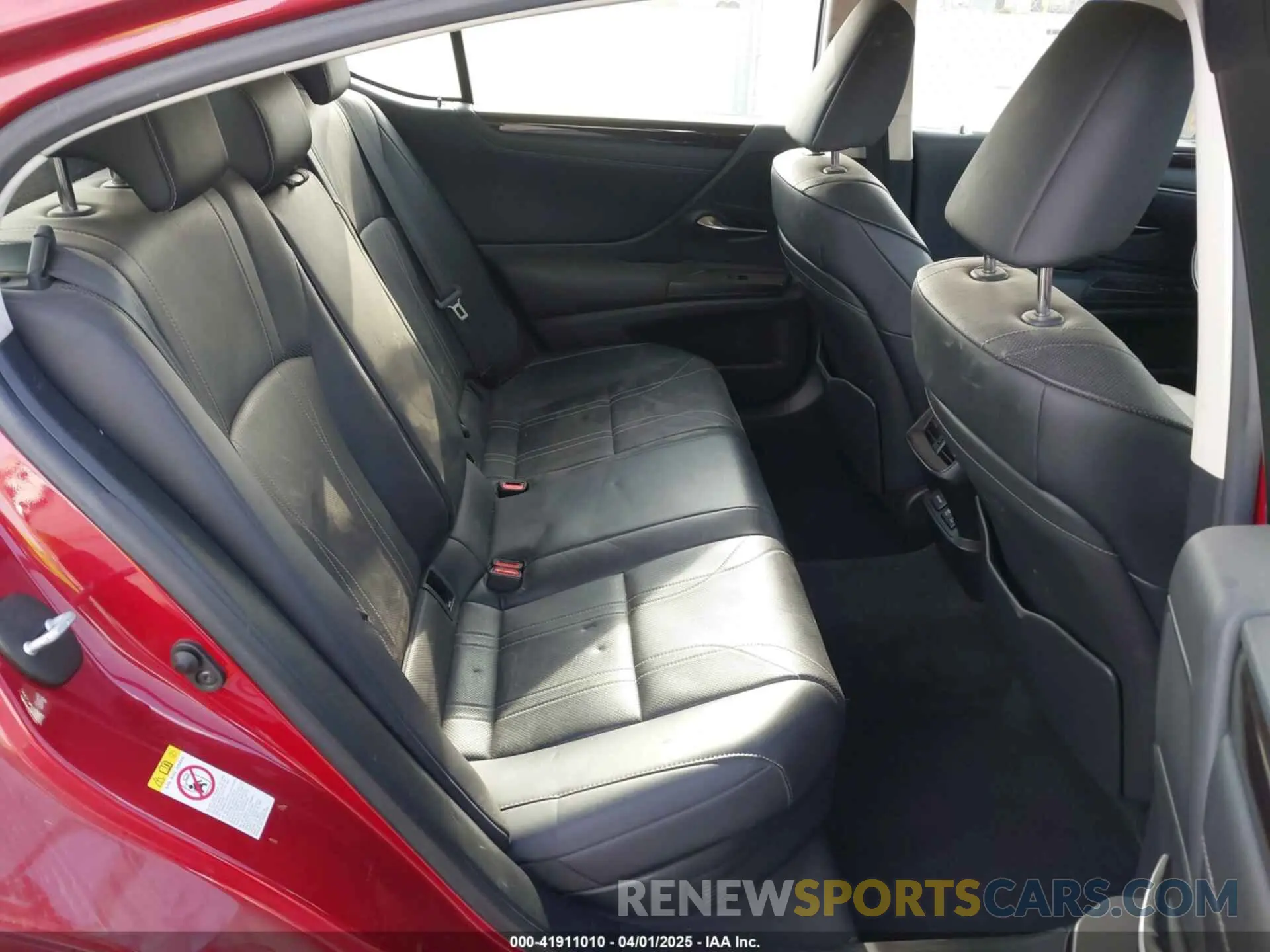 8 fotografías del automóvil dañado JTHB21B11K2015496 LEXUS ES 300H 2019