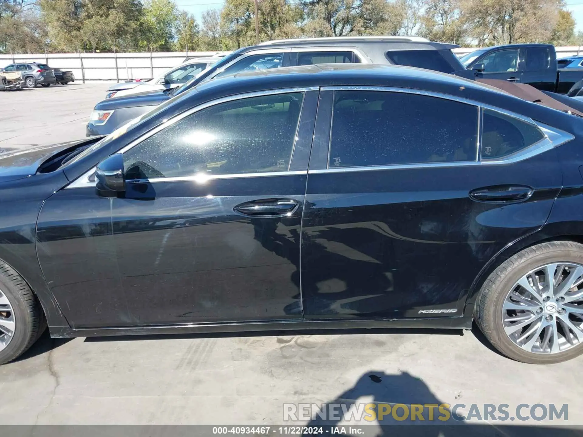 14 fotografías del automóvil dañado JTHB21B15K2002072 LEXUS ES 300H 2019