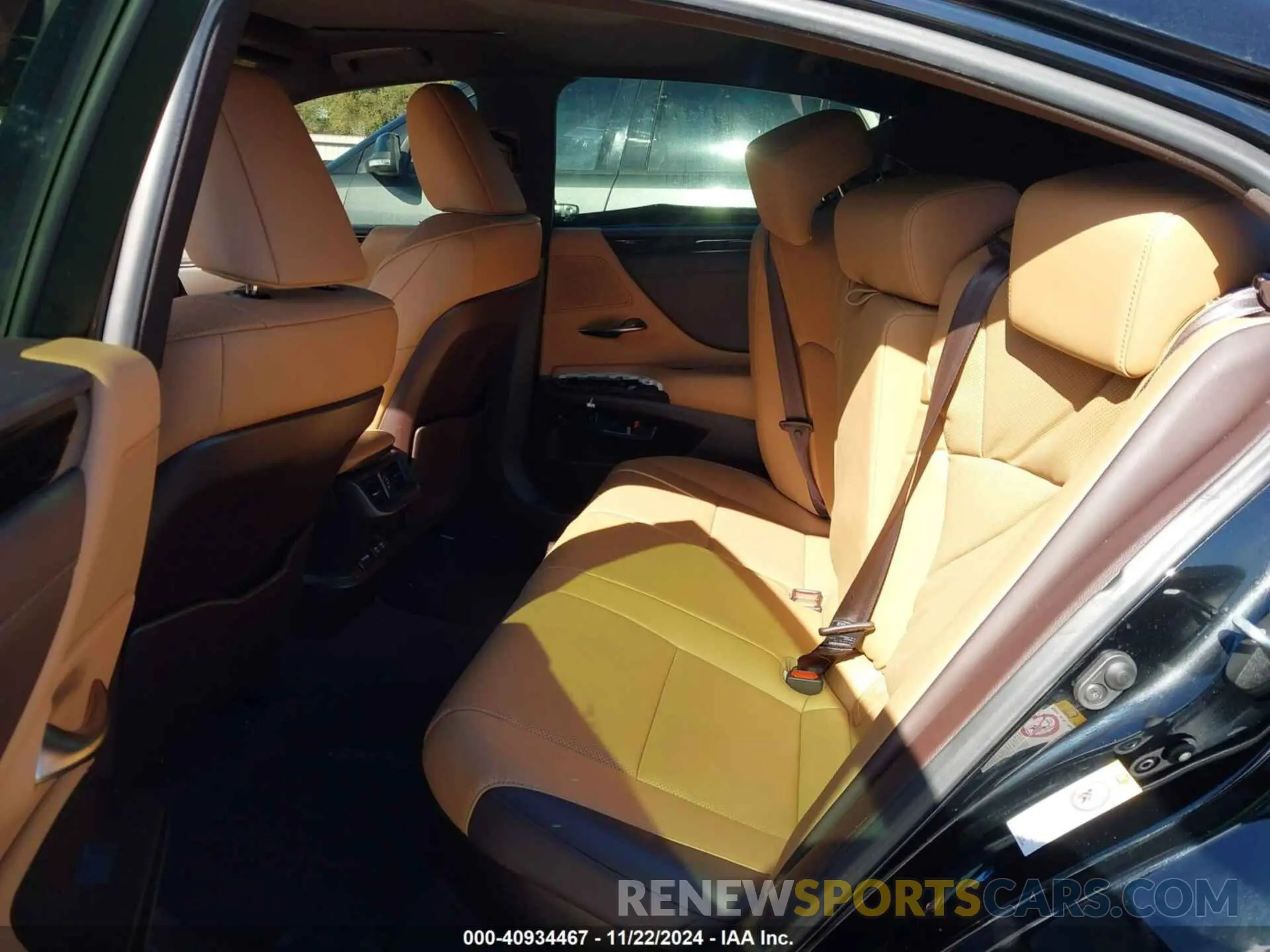 8 fotografías del automóvil dañado JTHB21B15K2002072 LEXUS ES 300H 2019