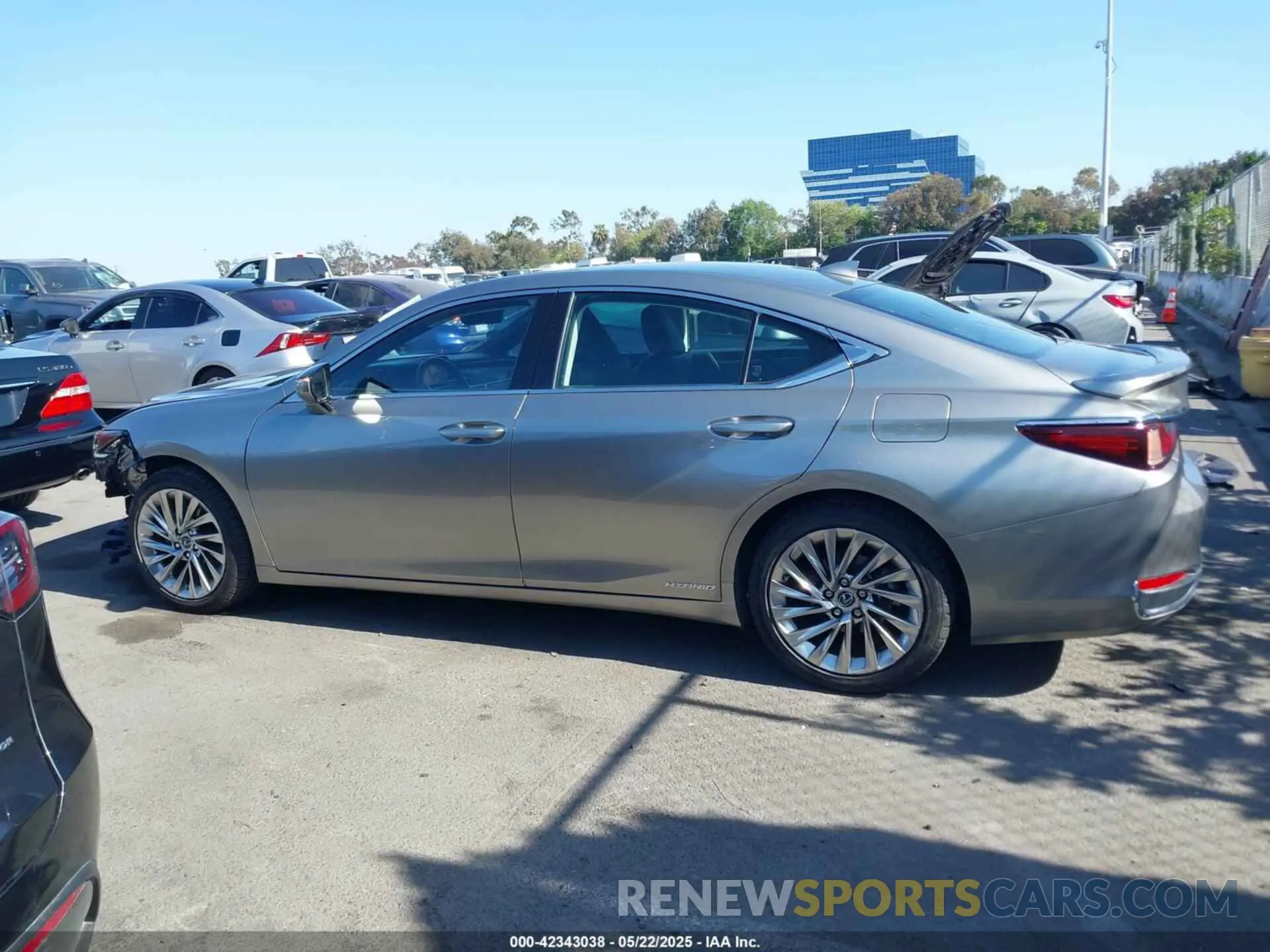15 fotografías del automóvil dañado JTHB21B15K2031457 LEXUS ES 300H 2019