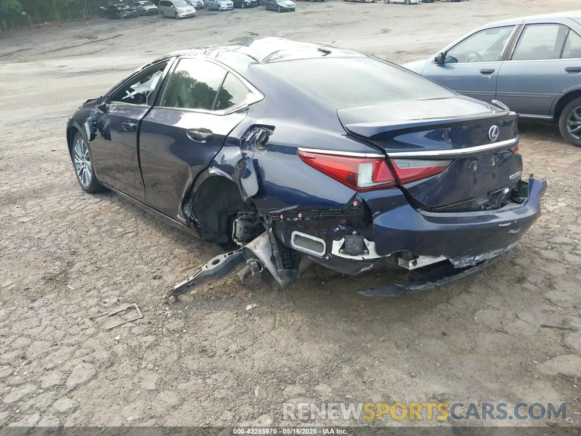 3 fotografías del automóvil dañado JTHB21B17K2041990 LEXUS ES 300H 2019