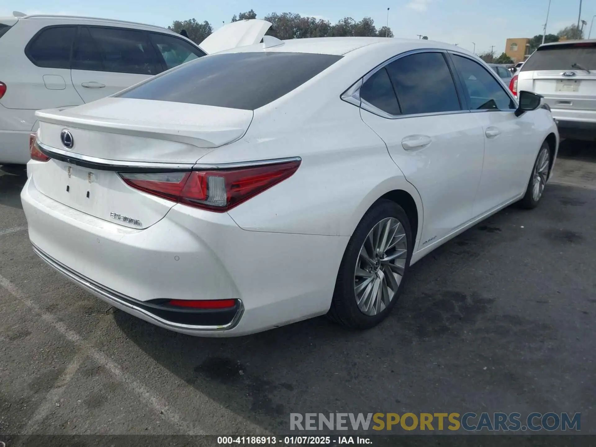 4 fotografías del automóvil dañado JTHB21B17K2042654 LEXUS ES 300H 2019