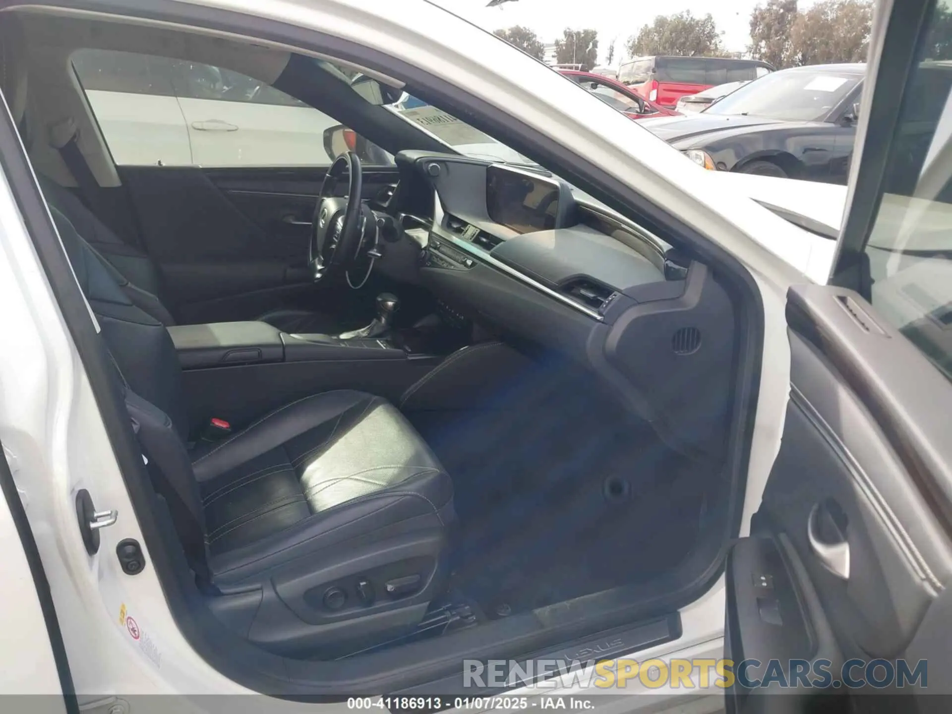 5 fotografías del automóvil dañado JTHB21B17K2042654 LEXUS ES 300H 2019