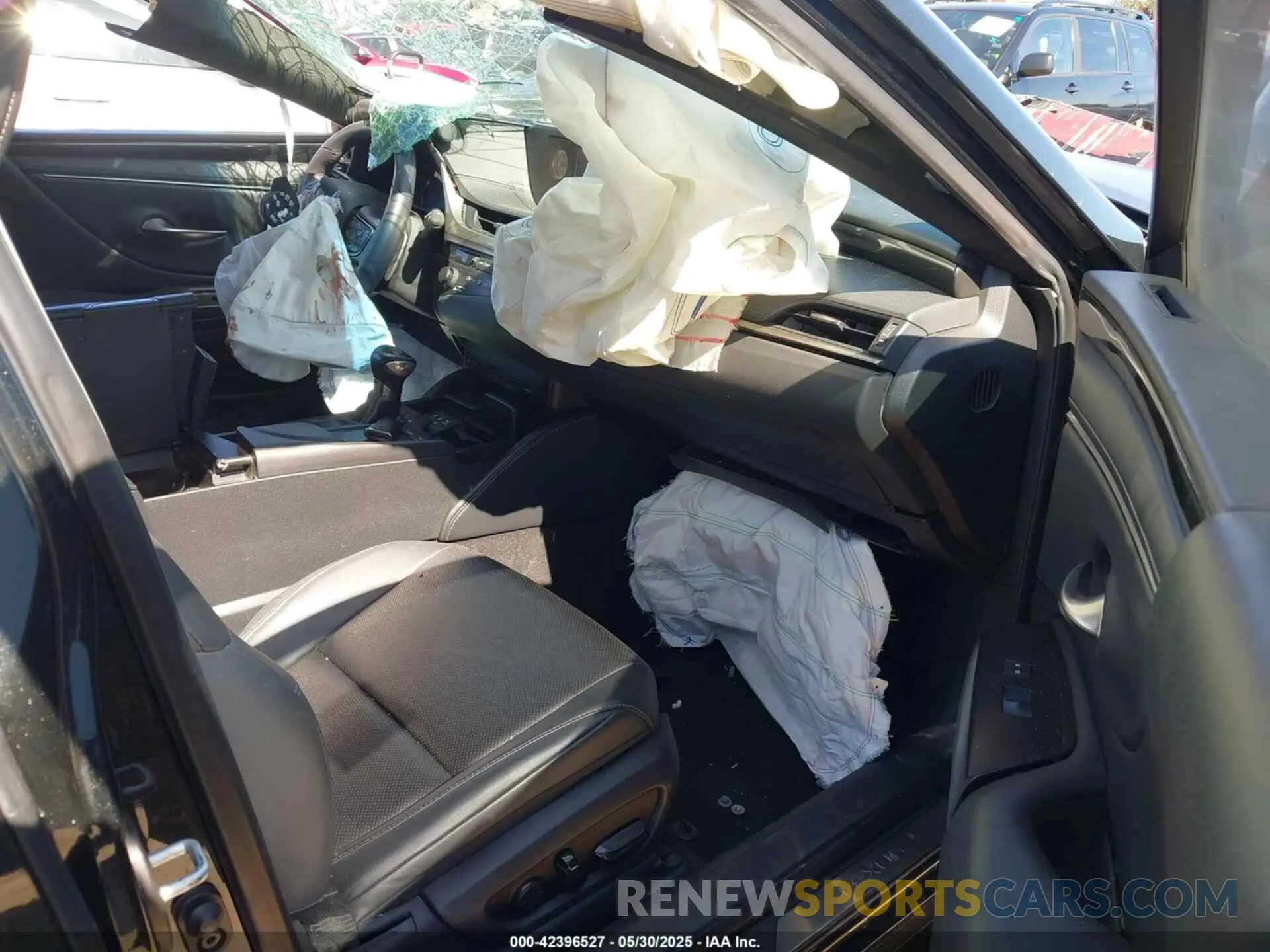 5 fotografías del automóvil dañado JTHB21B17K2044355 LEXUS ES 300H 2019