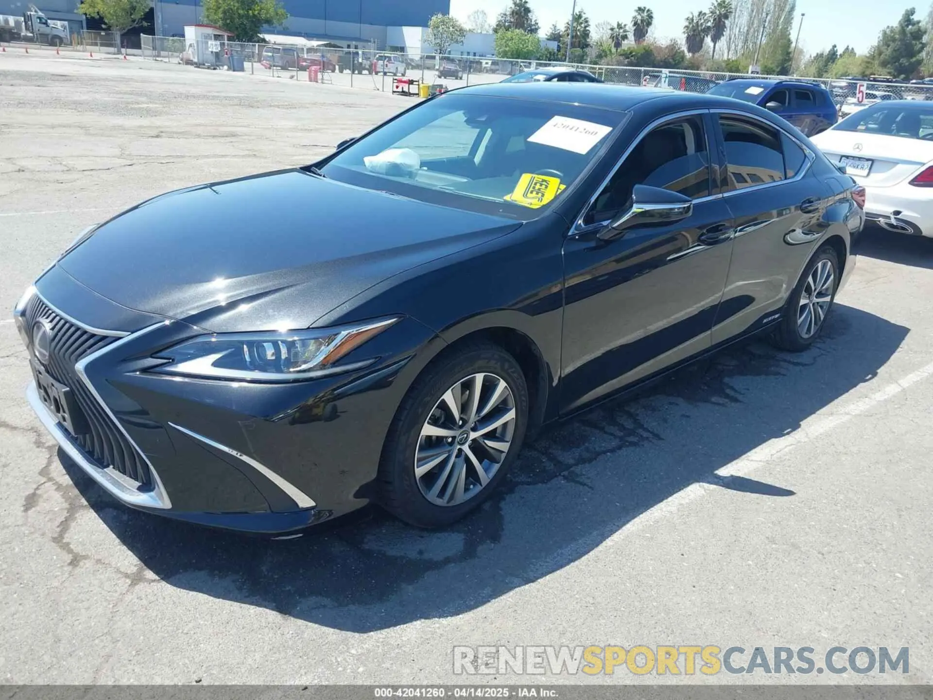 2 fotografías del automóvil dañado JTHB21B19K2012264 LEXUS ES 300H 2019