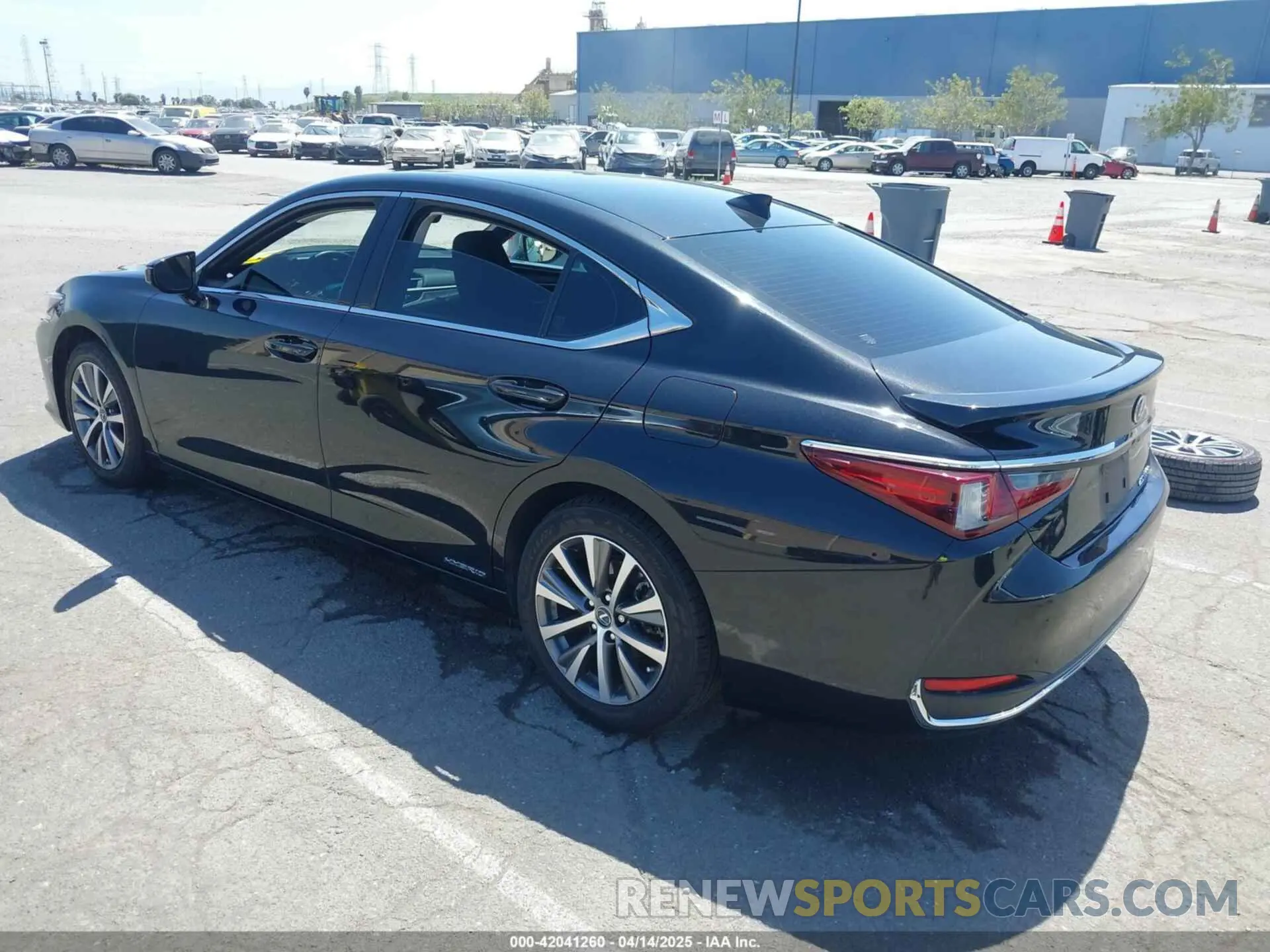 3 fotografías del automóvil dañado JTHB21B19K2012264 LEXUS ES 300H 2019